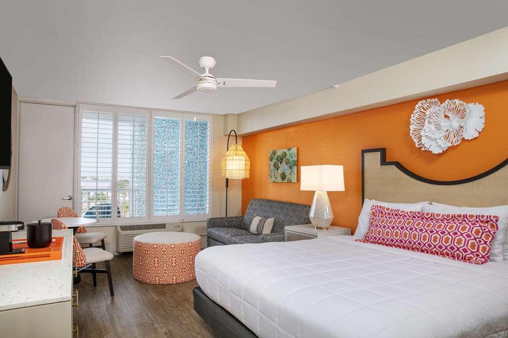 Hotel Bellwether St. Pete Beach