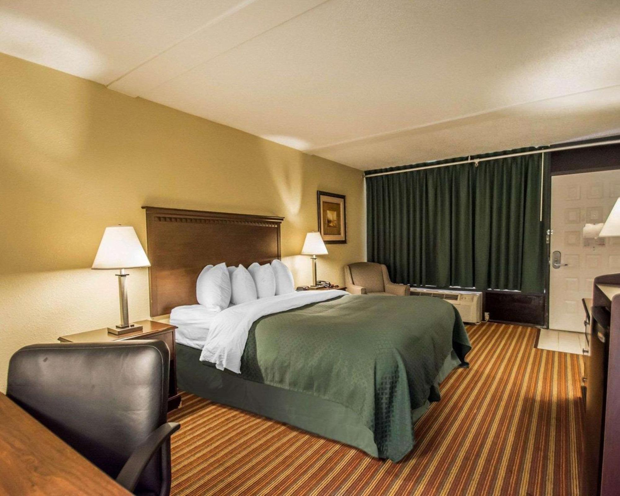 Hotel Quality & At Tropicana Field