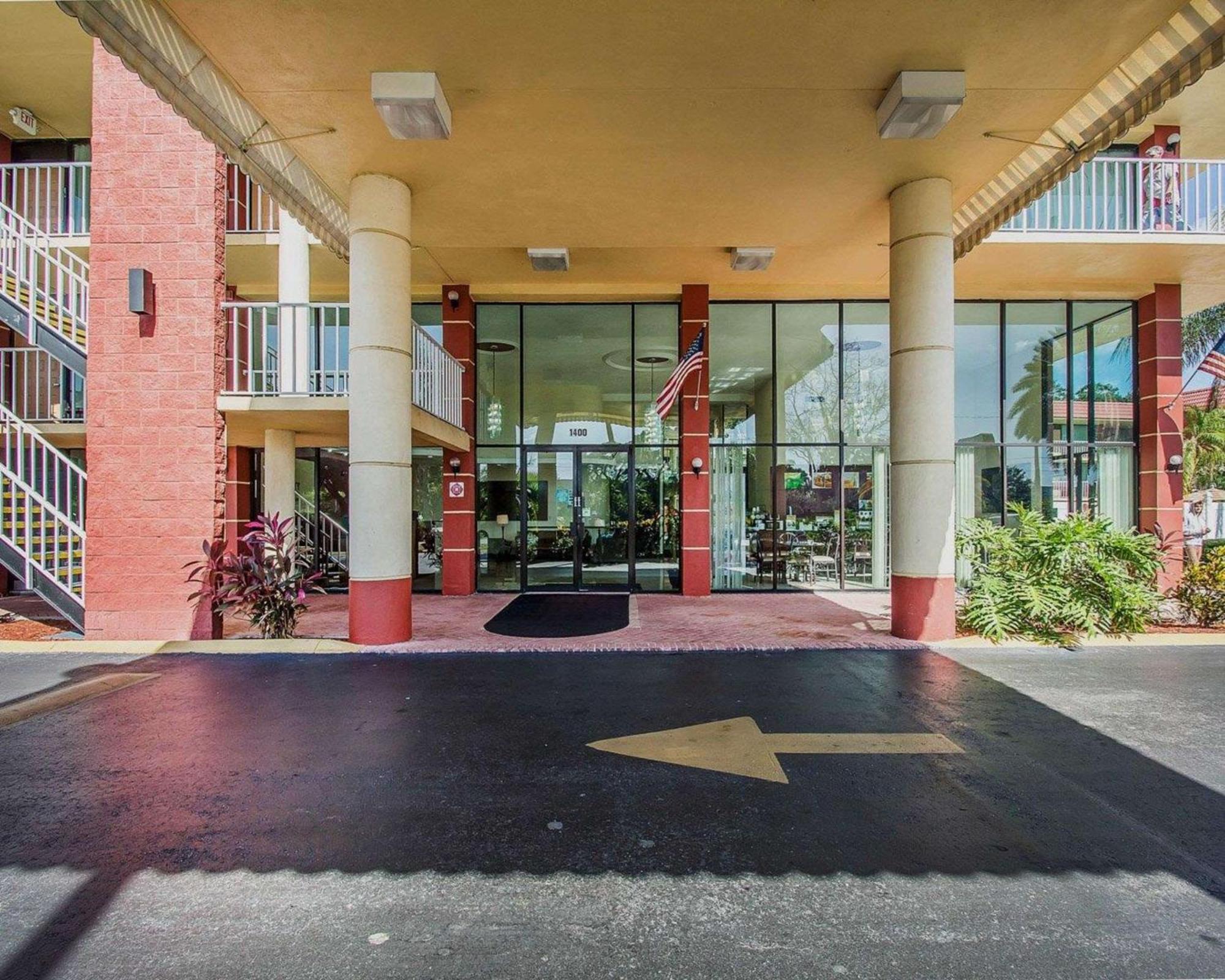 Hotel Quality & At Tropicana Field St. Petersburg