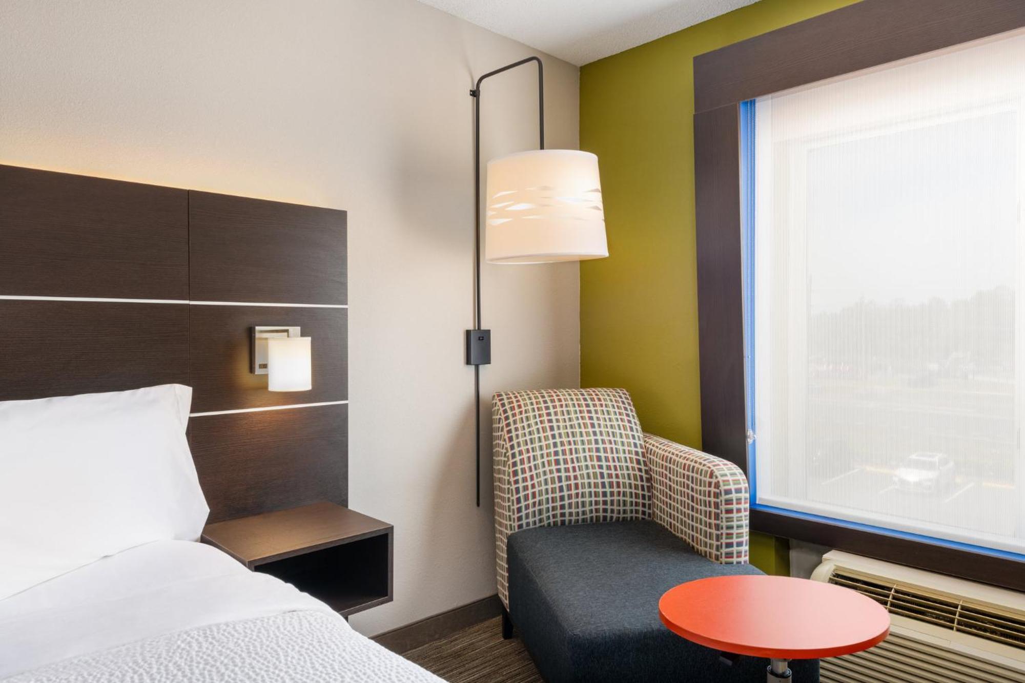 Express - By Ihg Hotel 2*