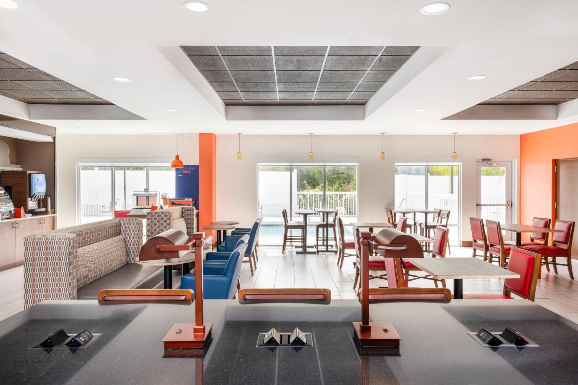 Hotel Express - By Ihg Spring Hill