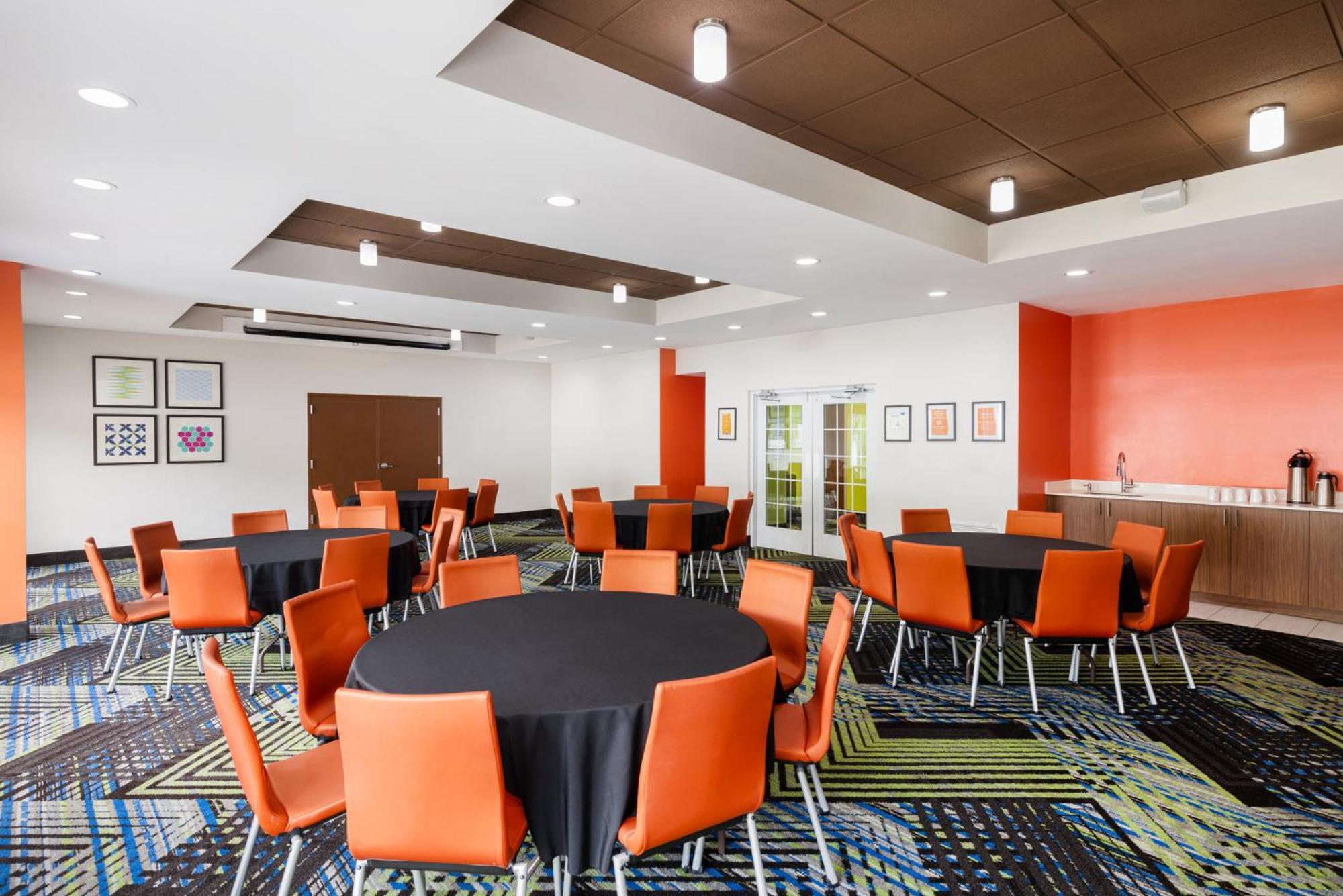 Express - By Ihg 2* Spring Hill