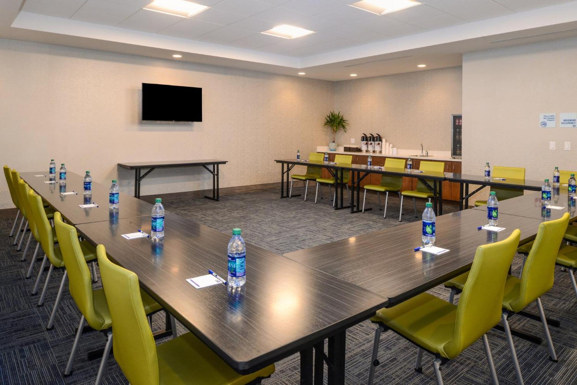 Holiday Inn Express & Suites - St. Petersburg - Madeira Beach By Ihg 3* St. Petersburg