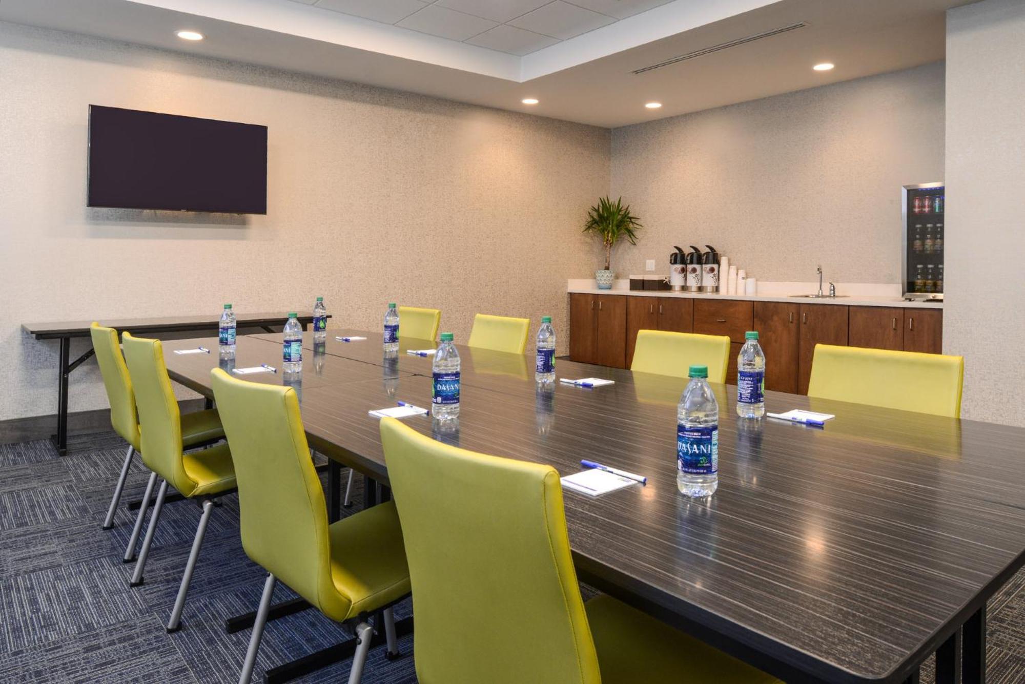 Holiday Inn Express & Suites - St. Petersburg - Madeira Beach By Ihg