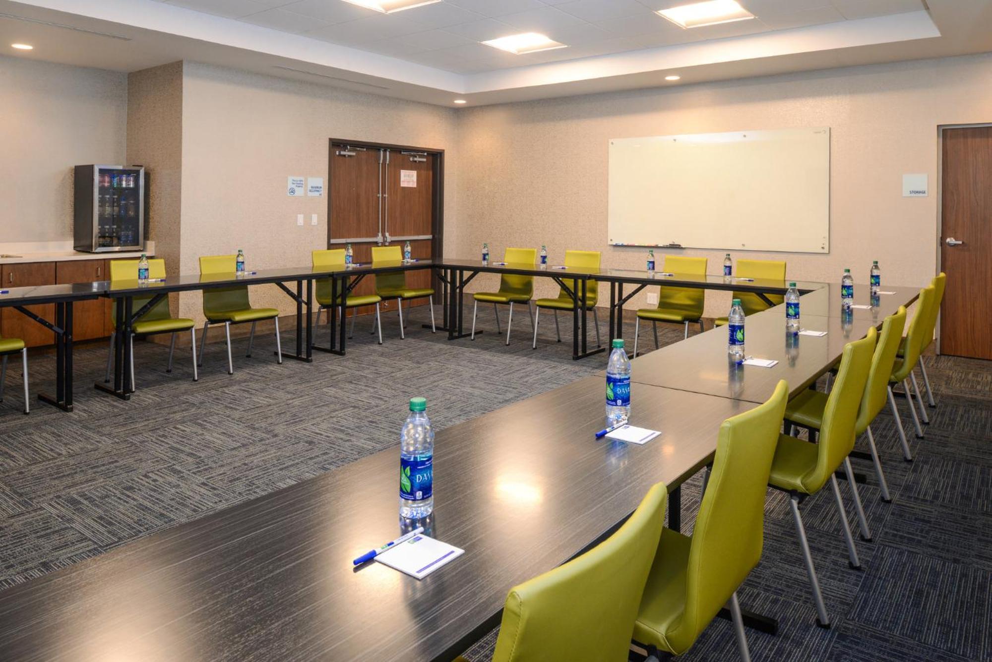 Holiday Inn Express & Suites - St. Petersburg - Madeira Beach By Ihg Hotel St. Petersburg