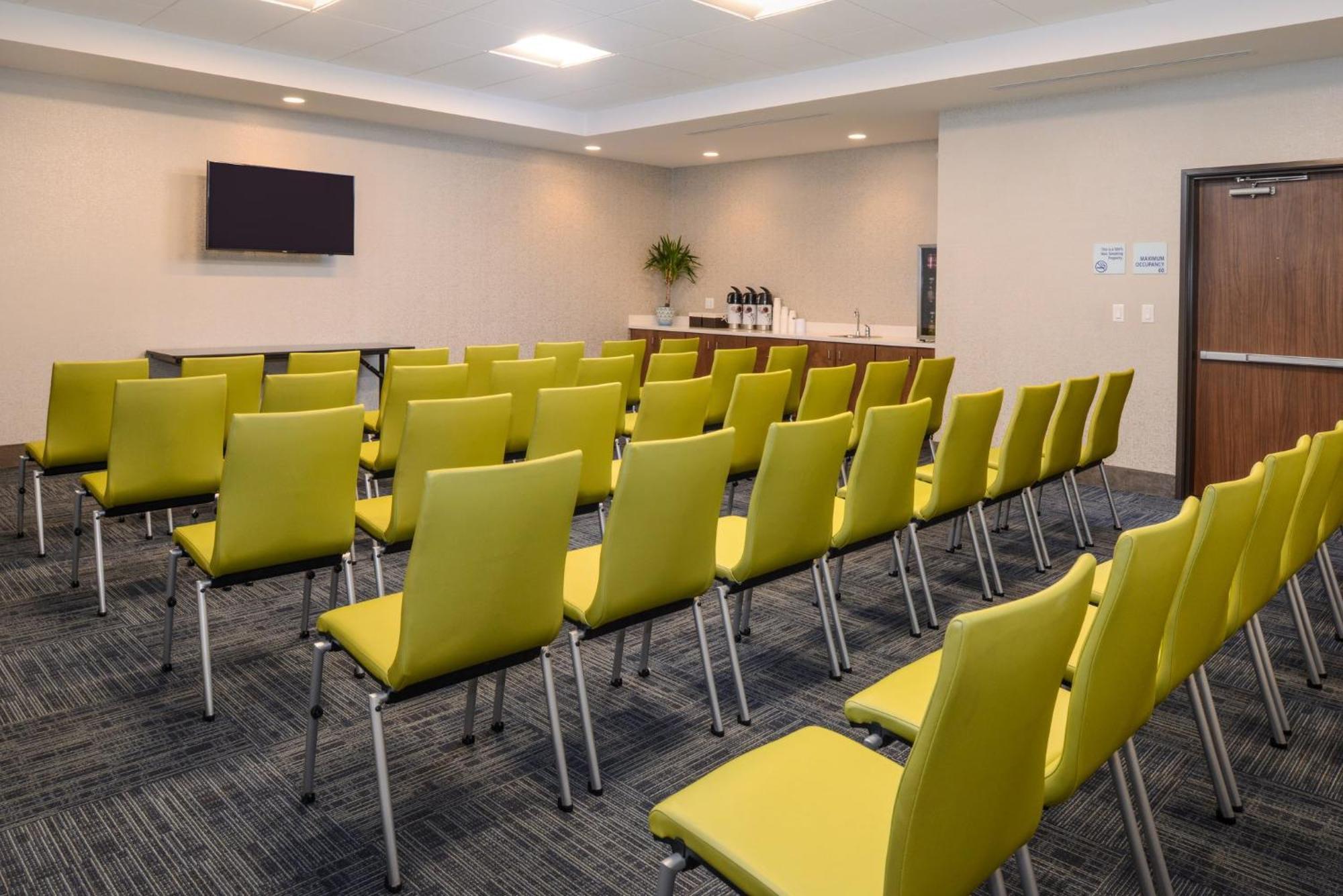 Hotel Holiday Inn Express & Suites - St. Petersburg - Madeira Beach By Ihg 3*