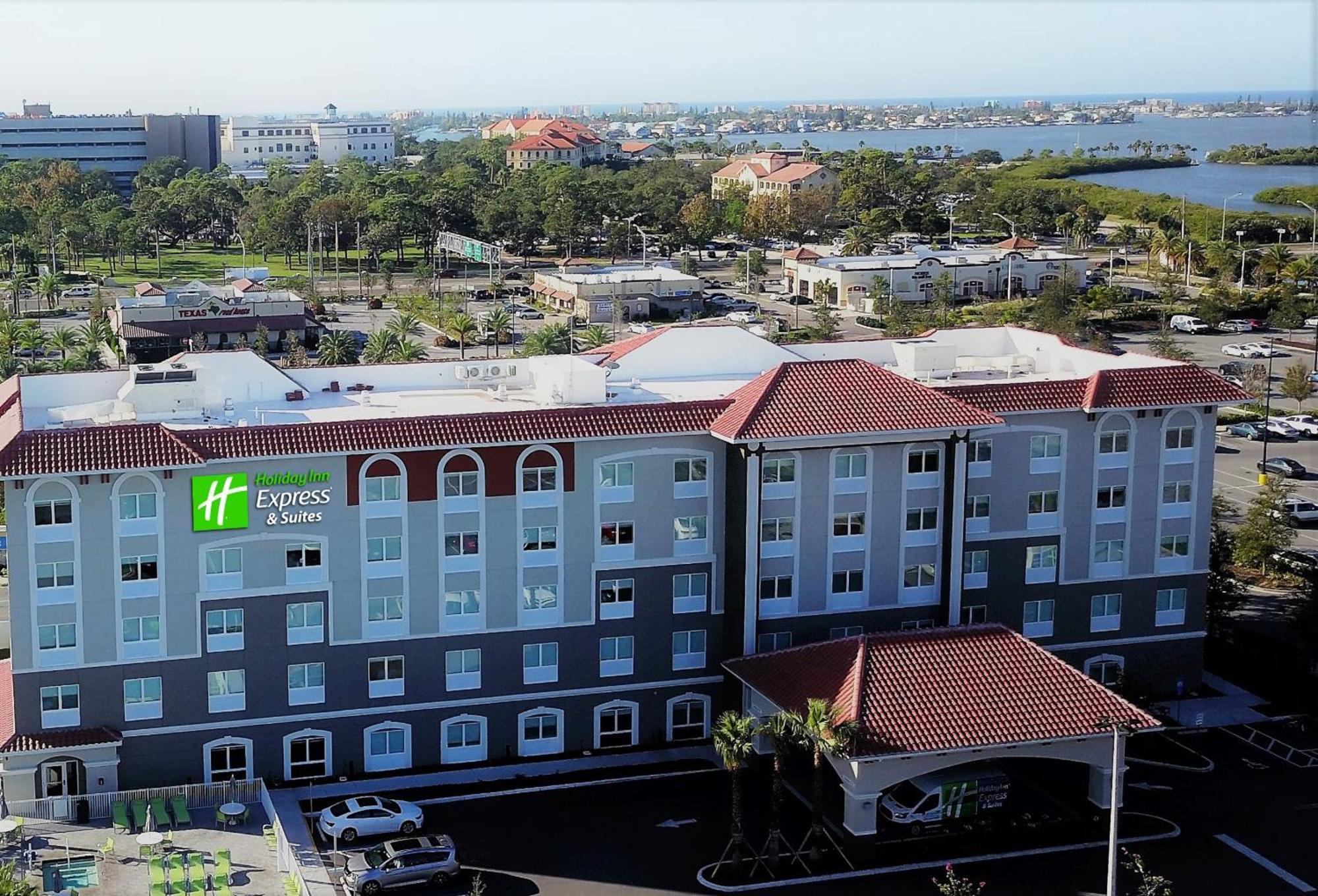 Holiday Inn Express & Suites - St. Petersburg - Madeira Beach By Ihg 3* St. Petersburg