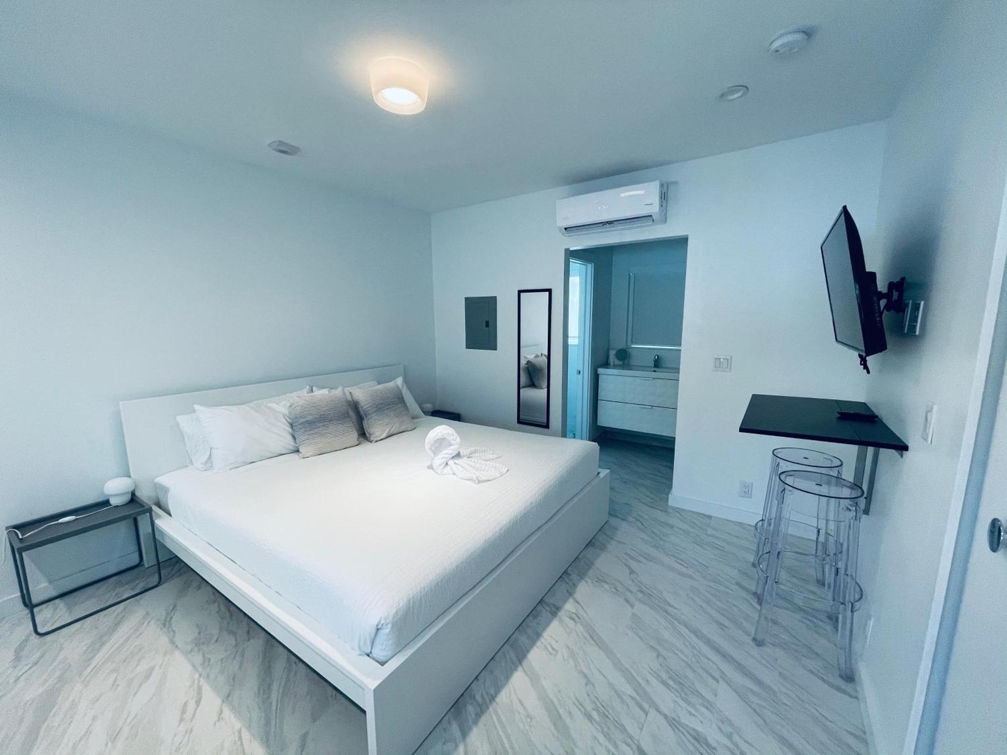The Marlin Beachside Aparthotel Hollywood