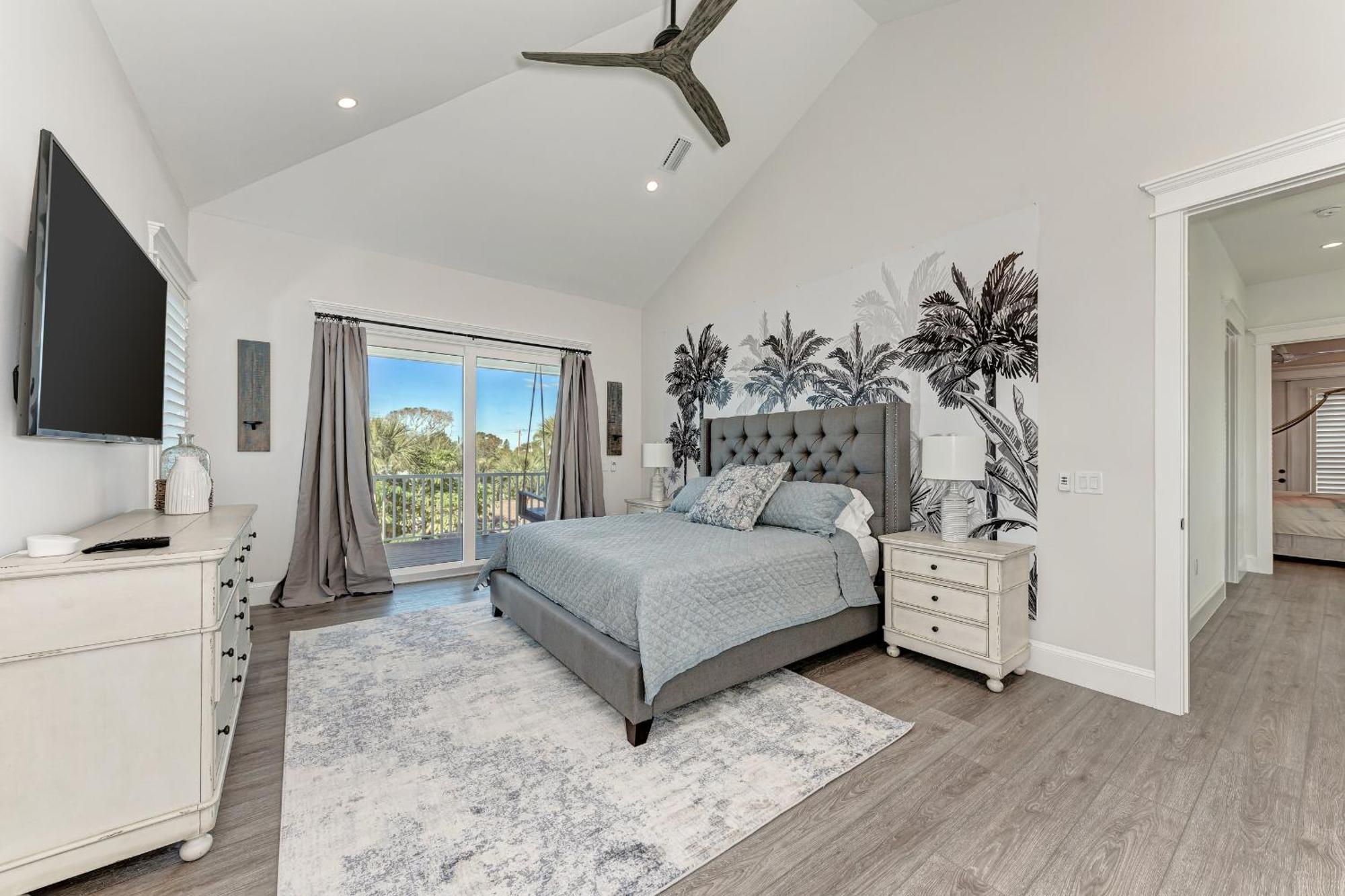 Just Beachy By Retreats * Holmes Beach