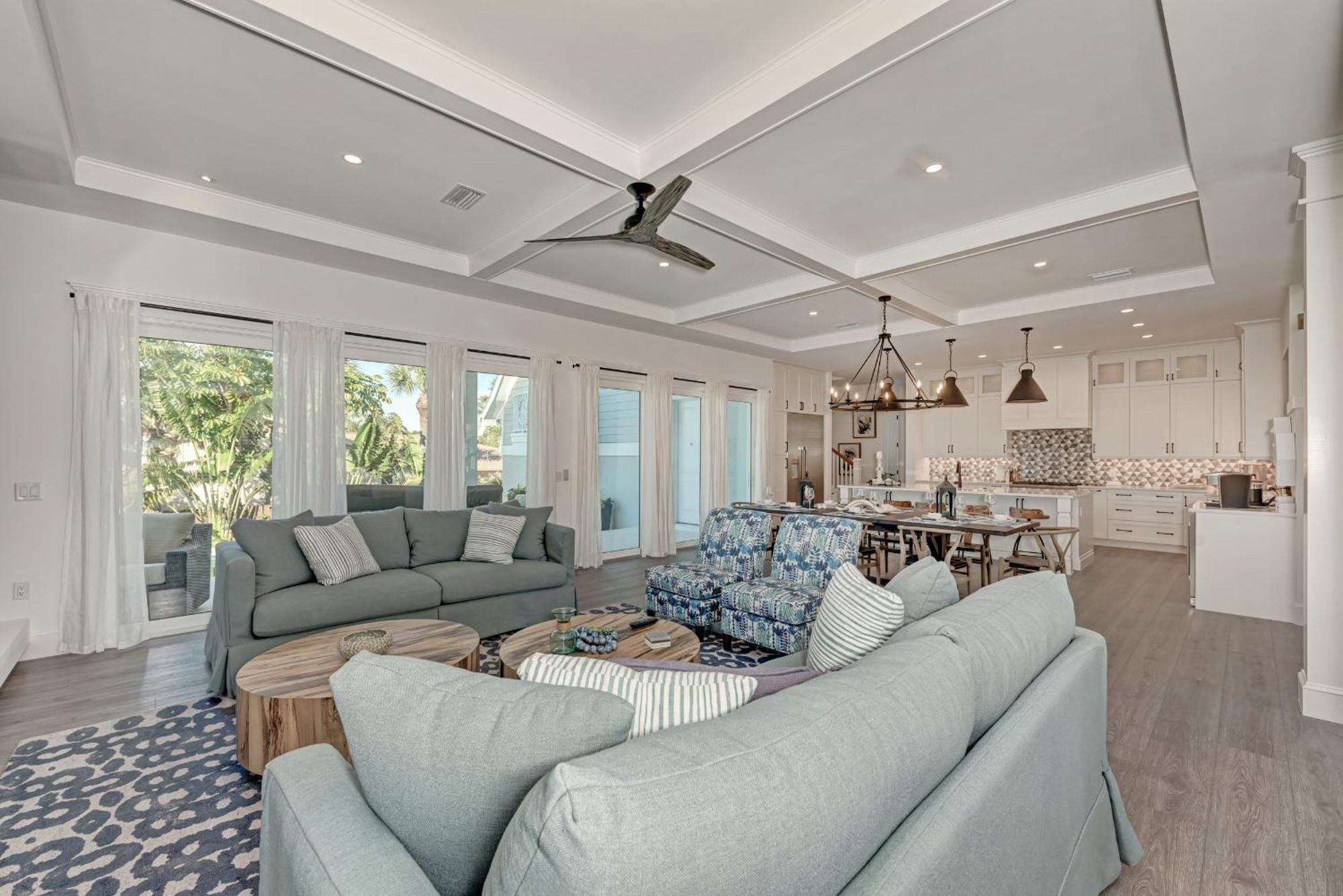 Just Beachy By Retreats * Holmes Beach