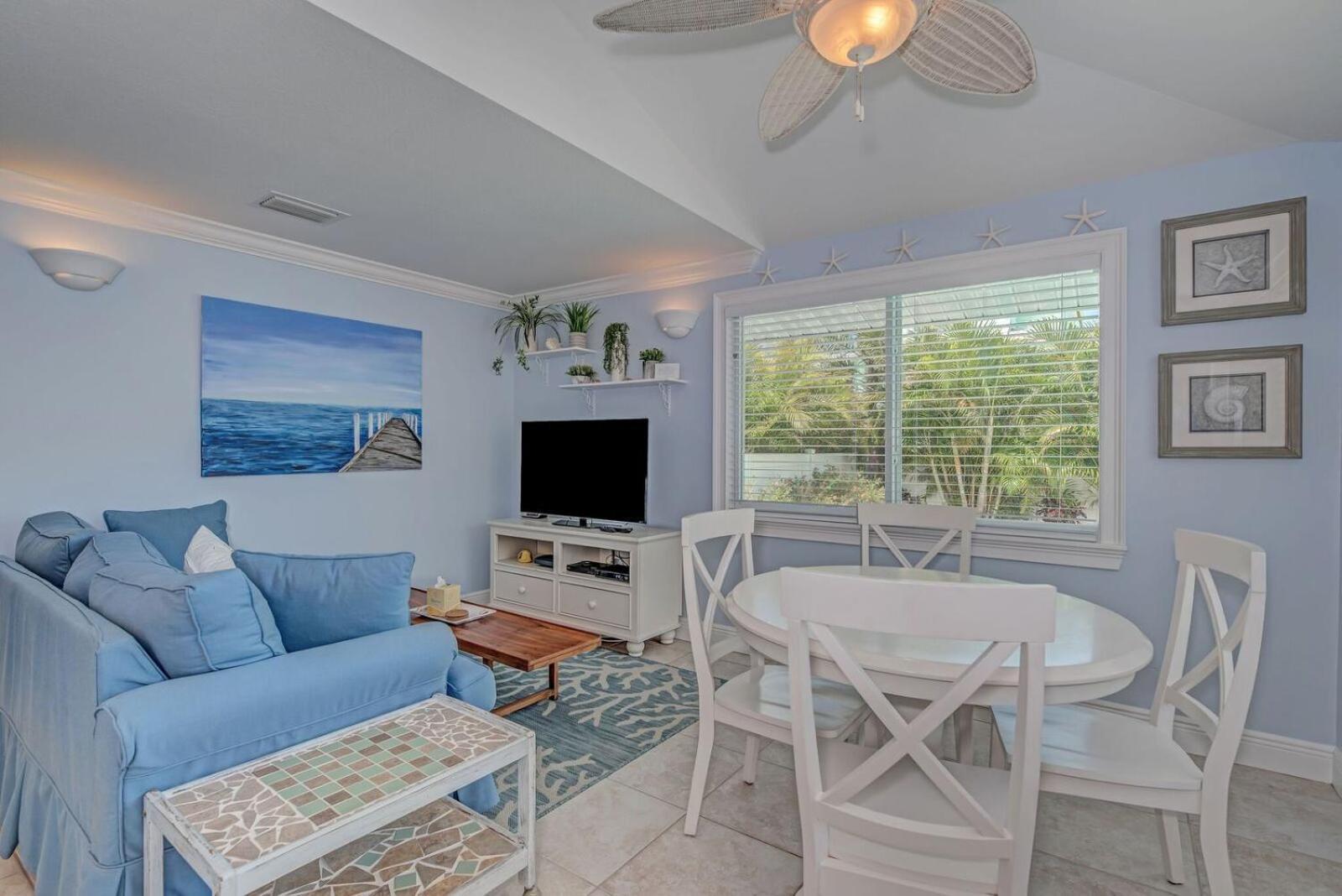 Salt Air East By Retreats * Holmes Beach