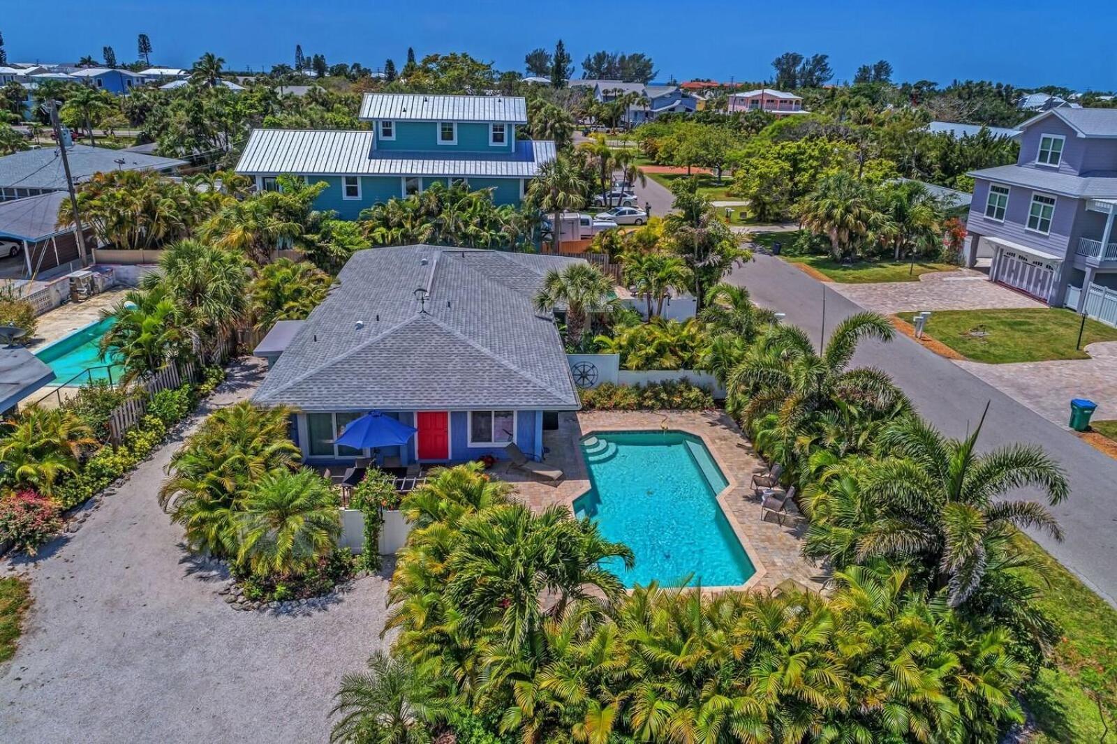 Salt Air East By Retreats Holiday home