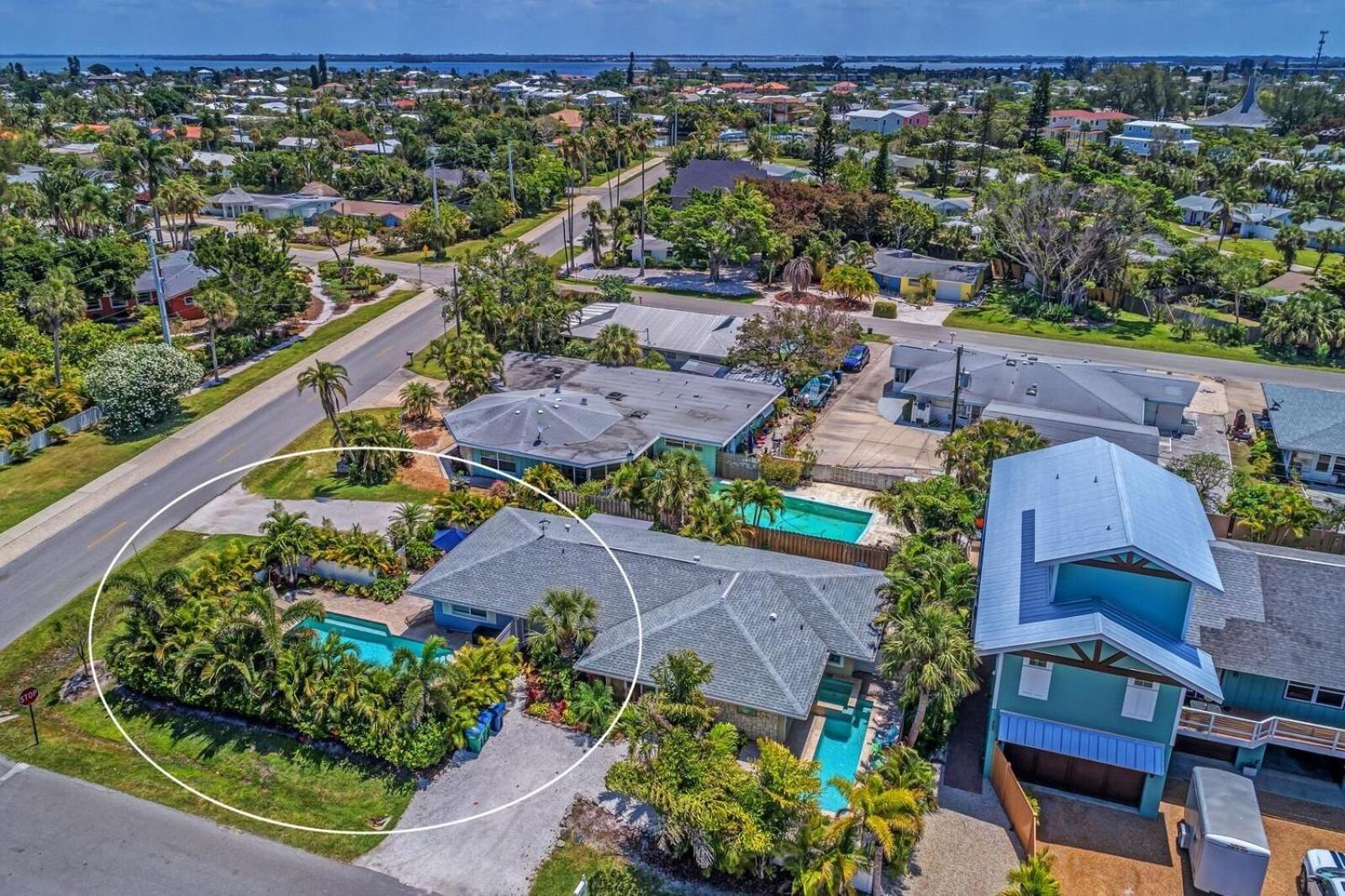 Salt Air East By Retreats Holmes Beach