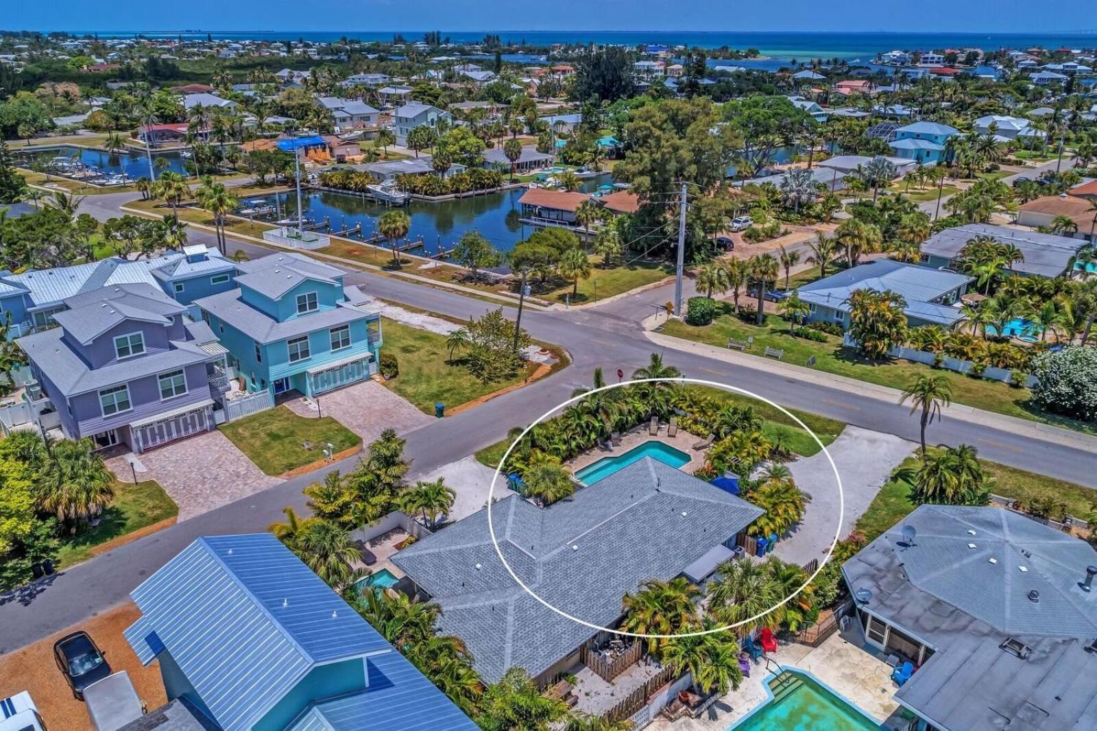 Salt Air East By Retreats *