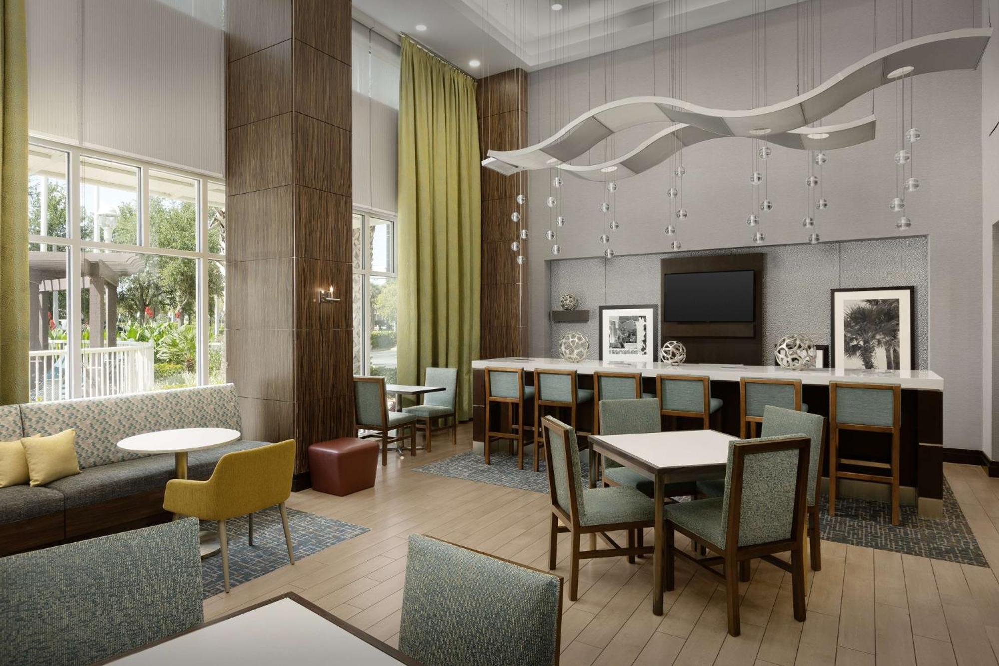 Hampton & Orlando North Hotel