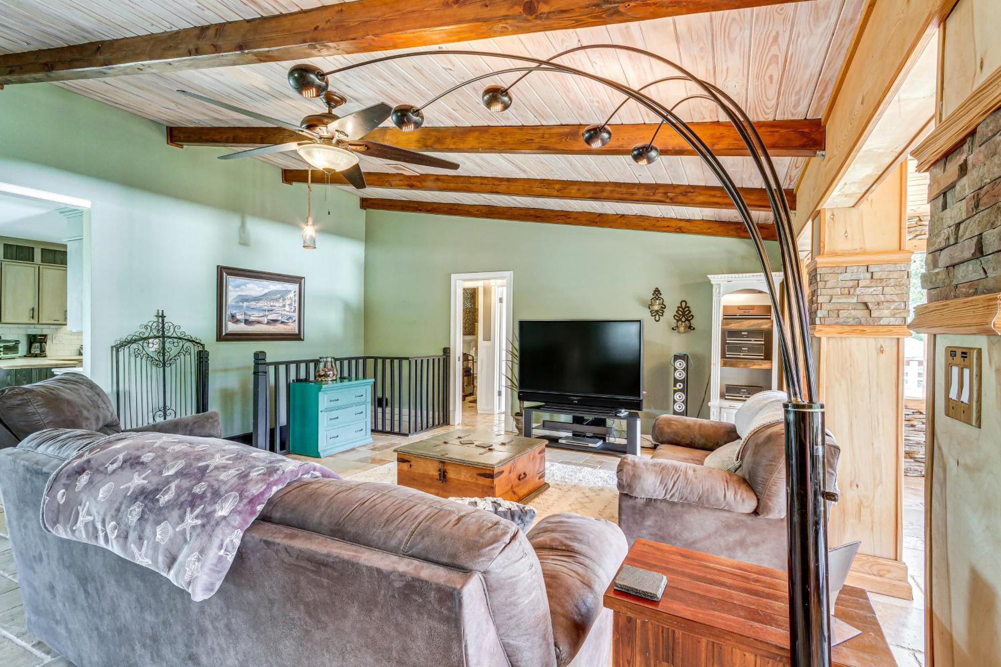 Waterfront Florida Vacation With Boat Dock Milton