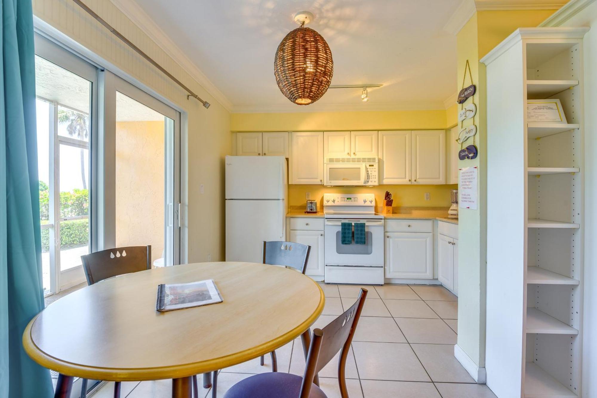 Sunlit Escape With Private Longboat Key
