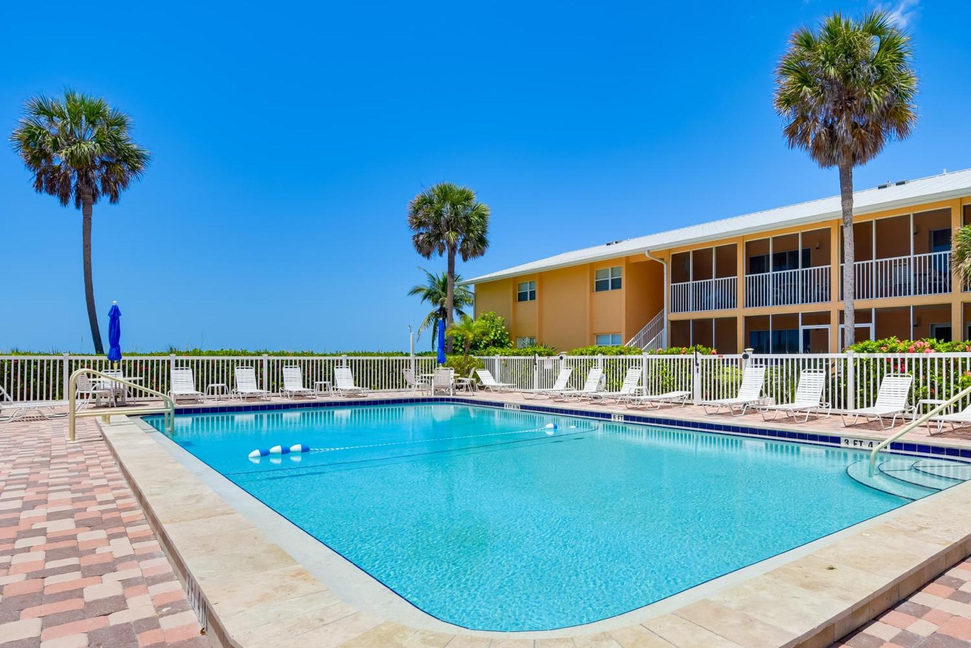 Sunlit Escape With Private Apartment Longboat Key