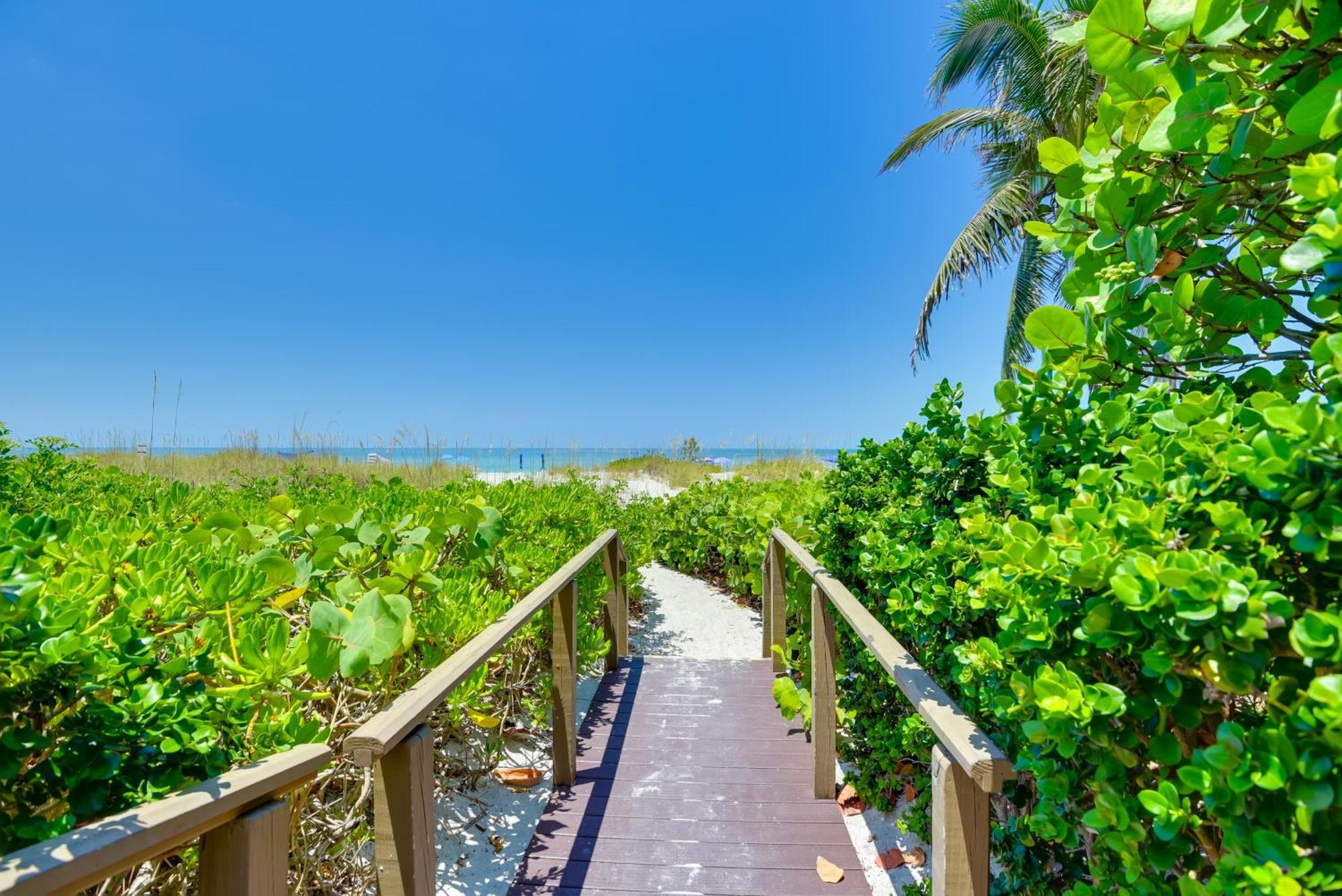 Sunlit Escape With Private Apartment Longboat Key