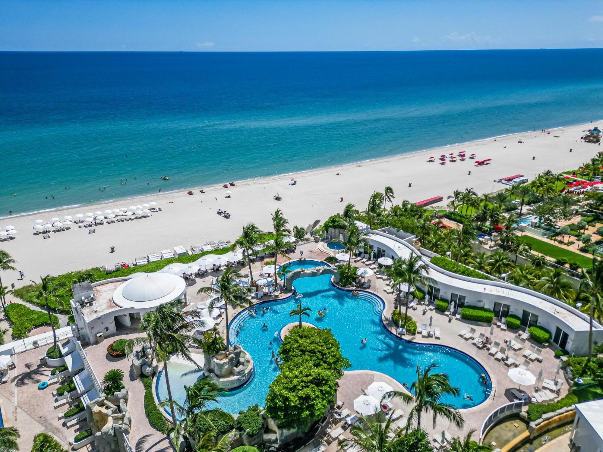 Large In Sunny Isles Apartment