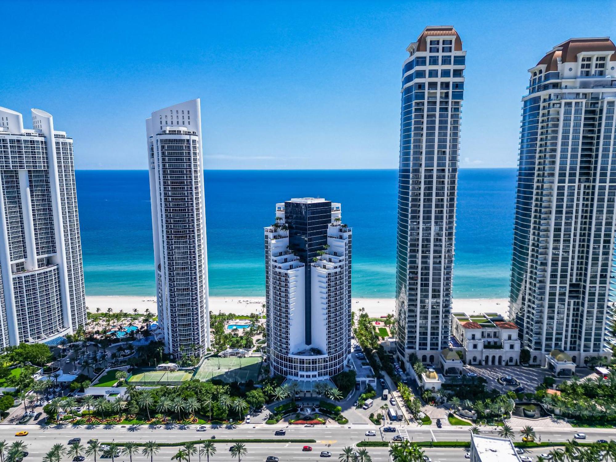 Apartment Large In Sunny Isles *