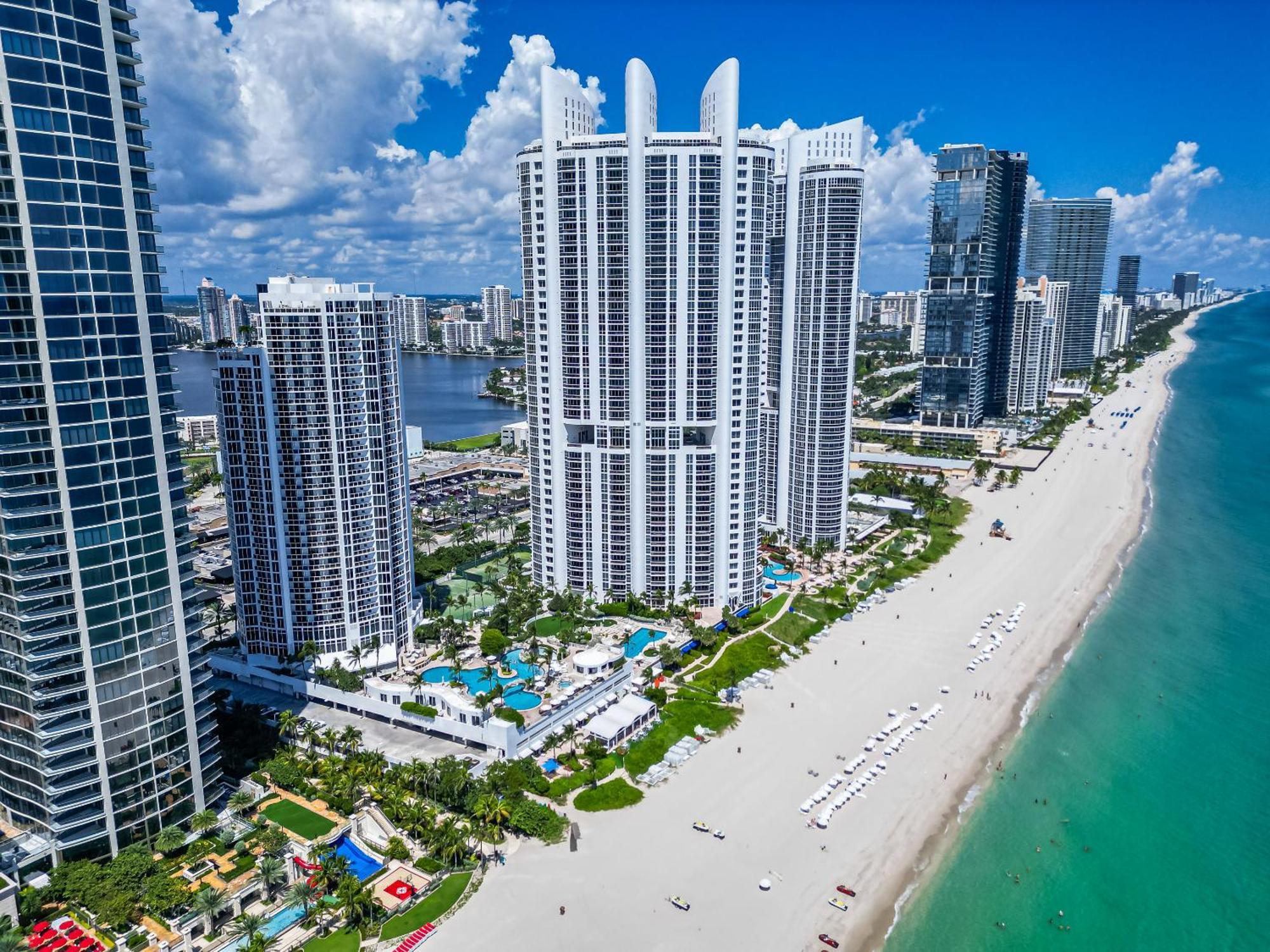 Apartment Large In Sunny Isles Sunny Isles Beach