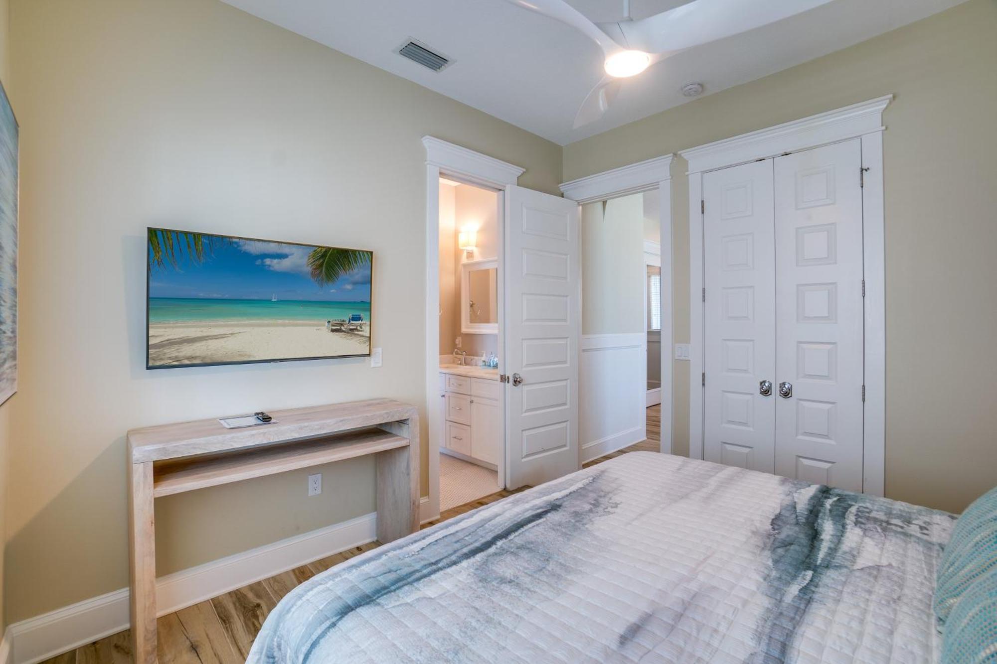 Paradise Beach, 8 Bed, 6,5 Bath, Beachfront & Pet Friendly! Holiday home