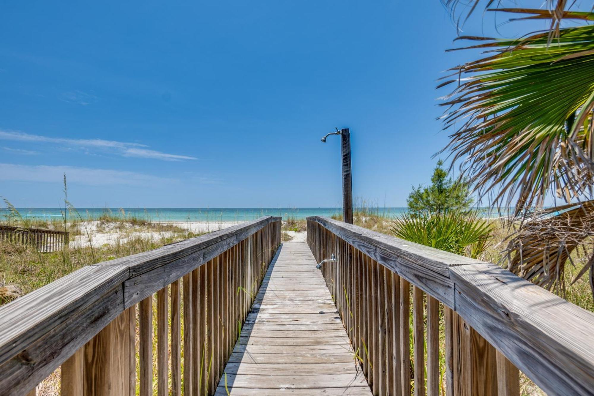 Paradise Beach, 8 Bed, 6,5 Bath, Beachfront & Pet Friendly! Holiday home