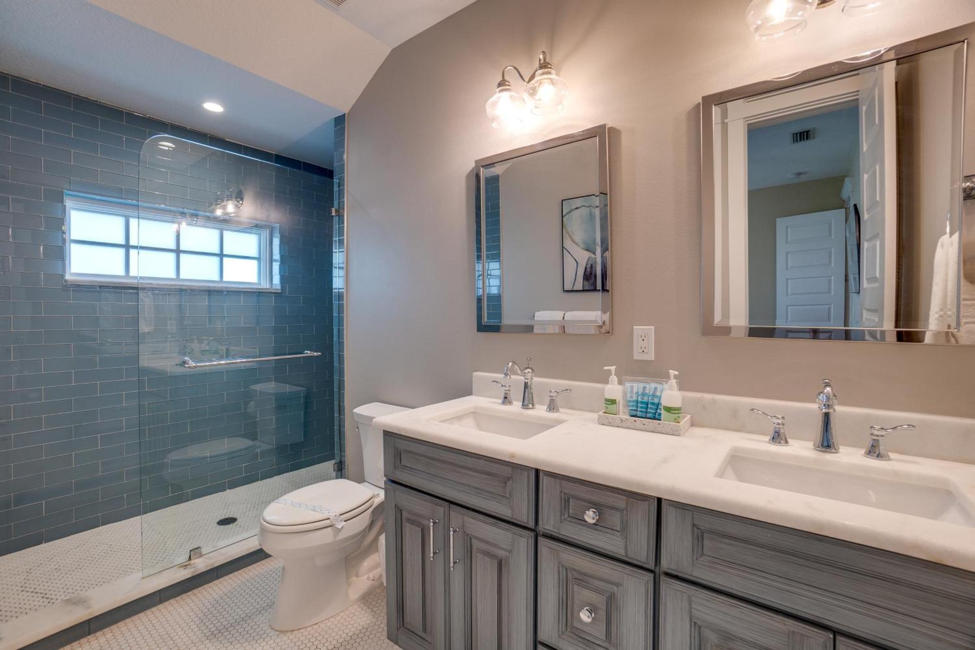 Paradise Beach, 8 Bed, 6,5 Bath, Beachfront & Pet Friendly! Holiday home Bradenton Beach