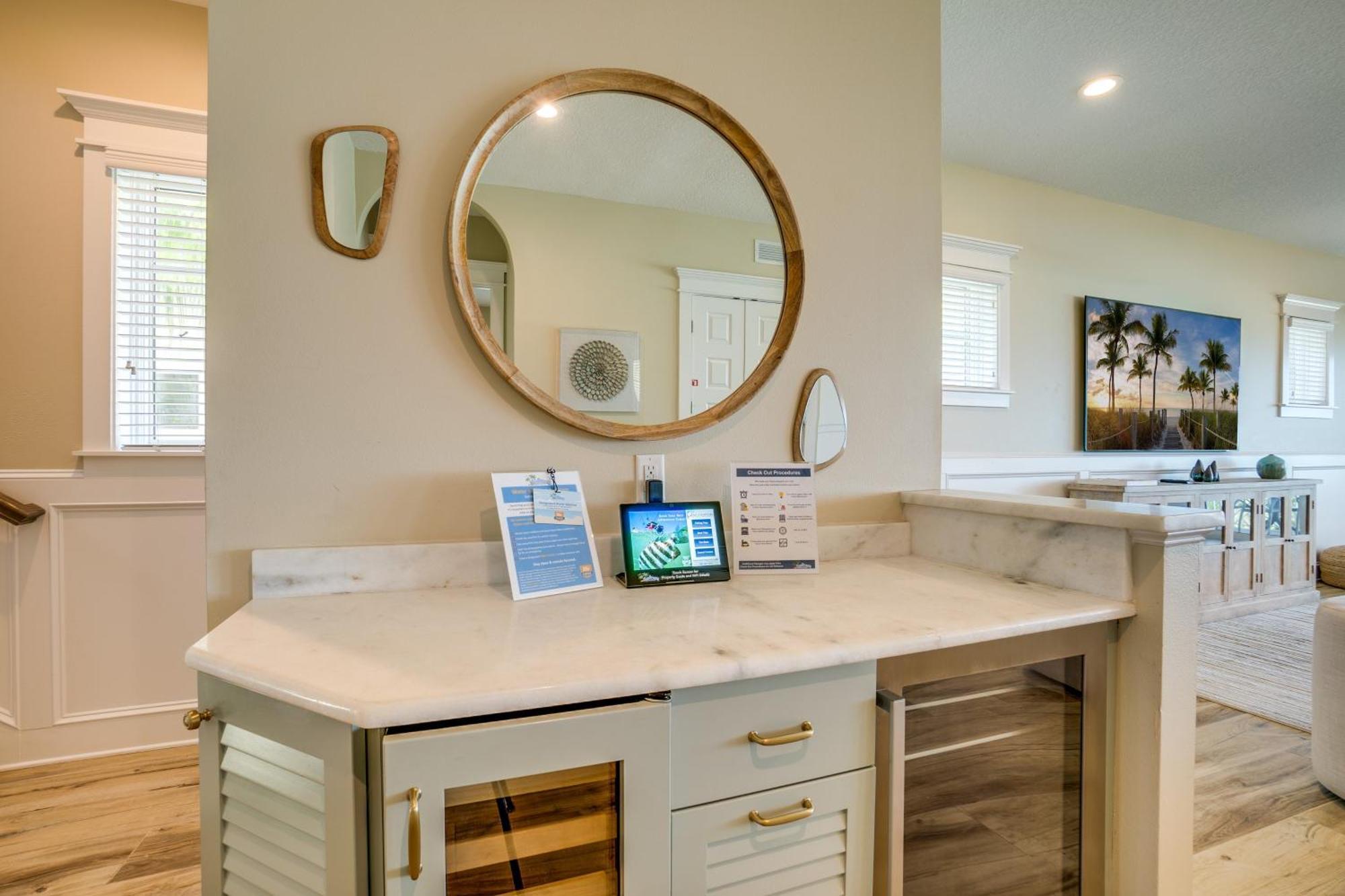 Paradise Beach, 8 Bed, 6,5 Bath, Beachfront & Pet Friendly! Bradenton Beach