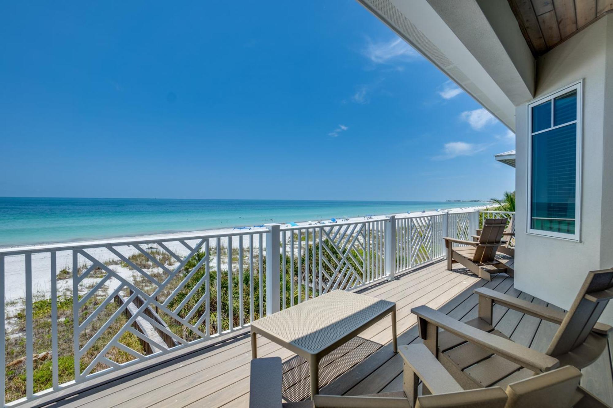 Paradise Beach, 8 Bed, 6,5 Bath, Beachfront & Pet Friendly! Holiday home