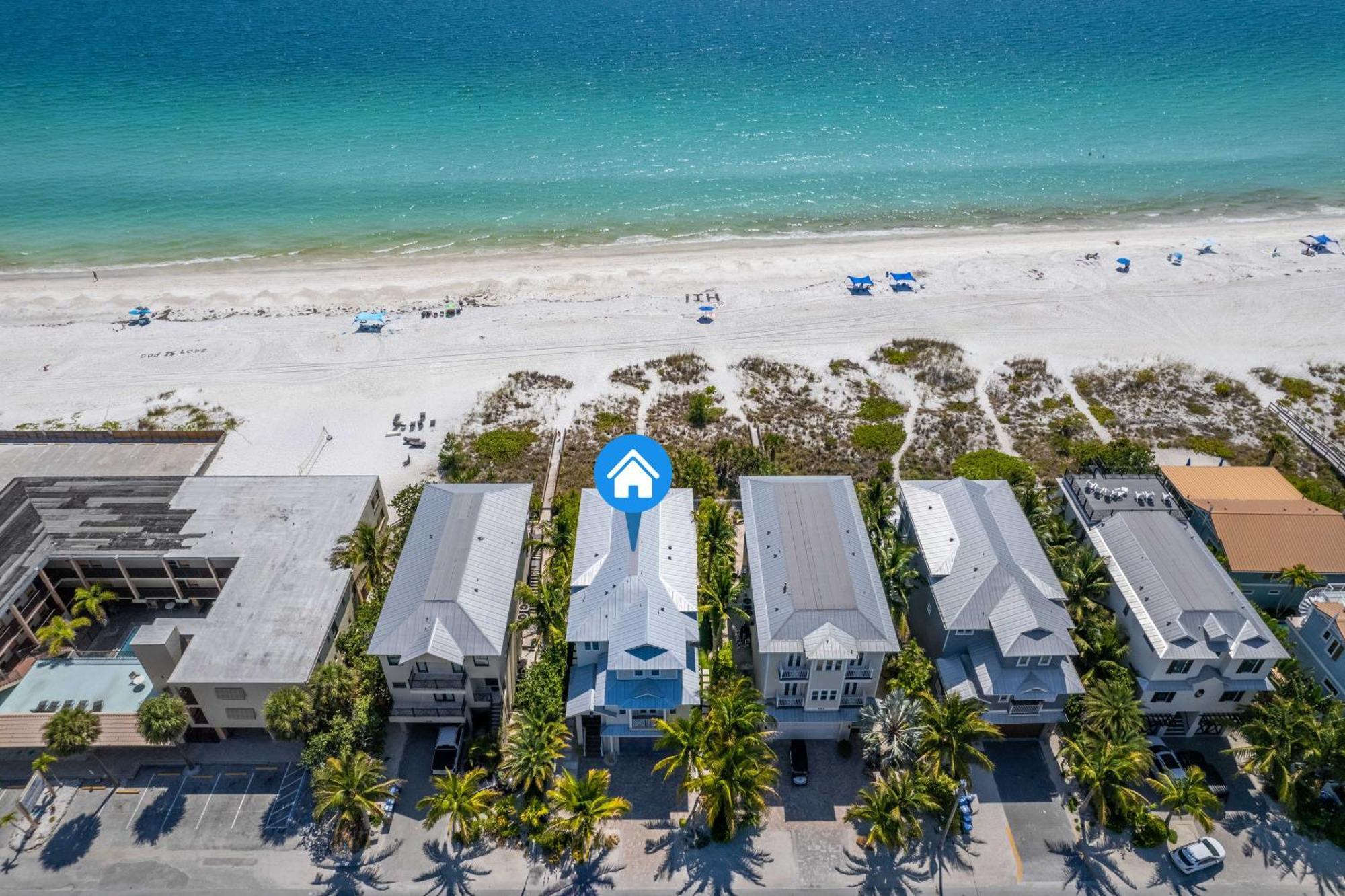 Paradise Beach, 8 Bed, 6,5 Bath, Beachfront & Pet Friendly! Bradenton Beach