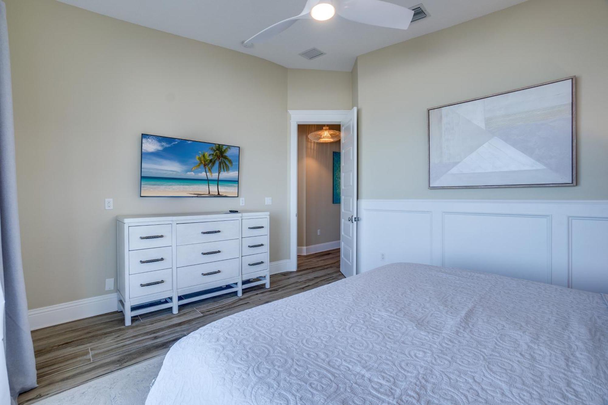 Paradise Beach, 8 Bed, 6,5 Bath, Beachfront & Pet Friendly! Holiday home