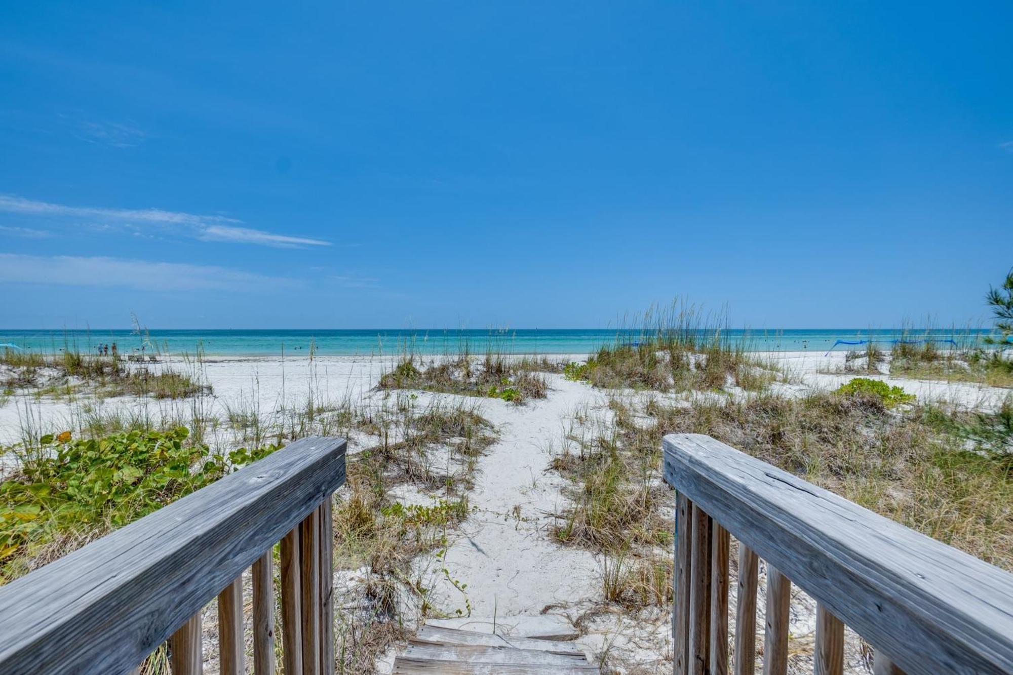 Paradise Beach, 8 Bed, 6,5 Bath, Beachfront & Pet Friendly! Holiday home *