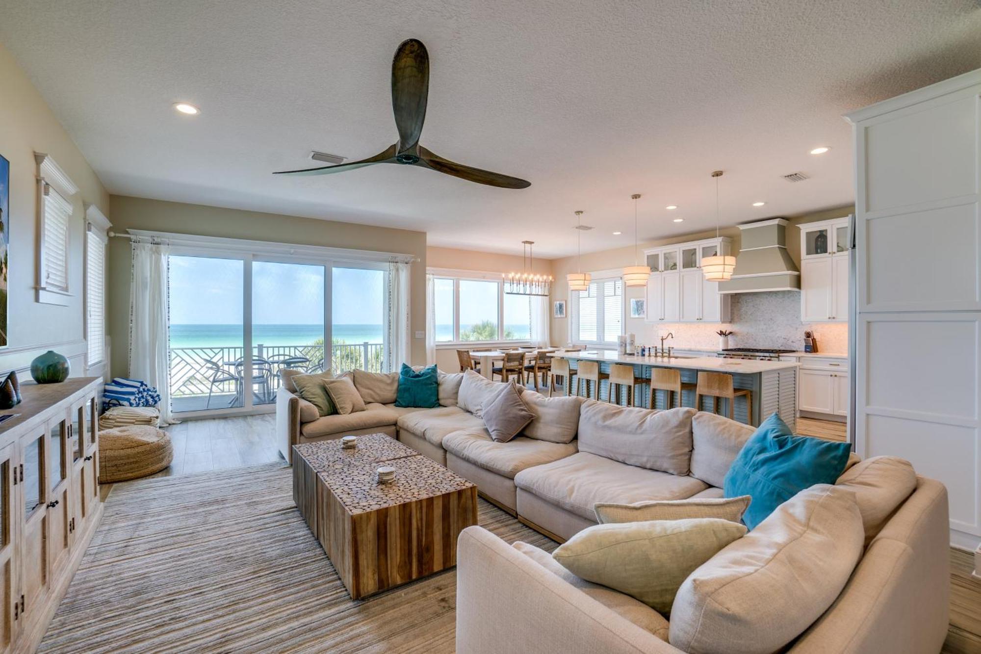 Paradise Beach, 8 Bed, 6,5 Bath, Beachfront & Pet Friendly! Bradenton Beach