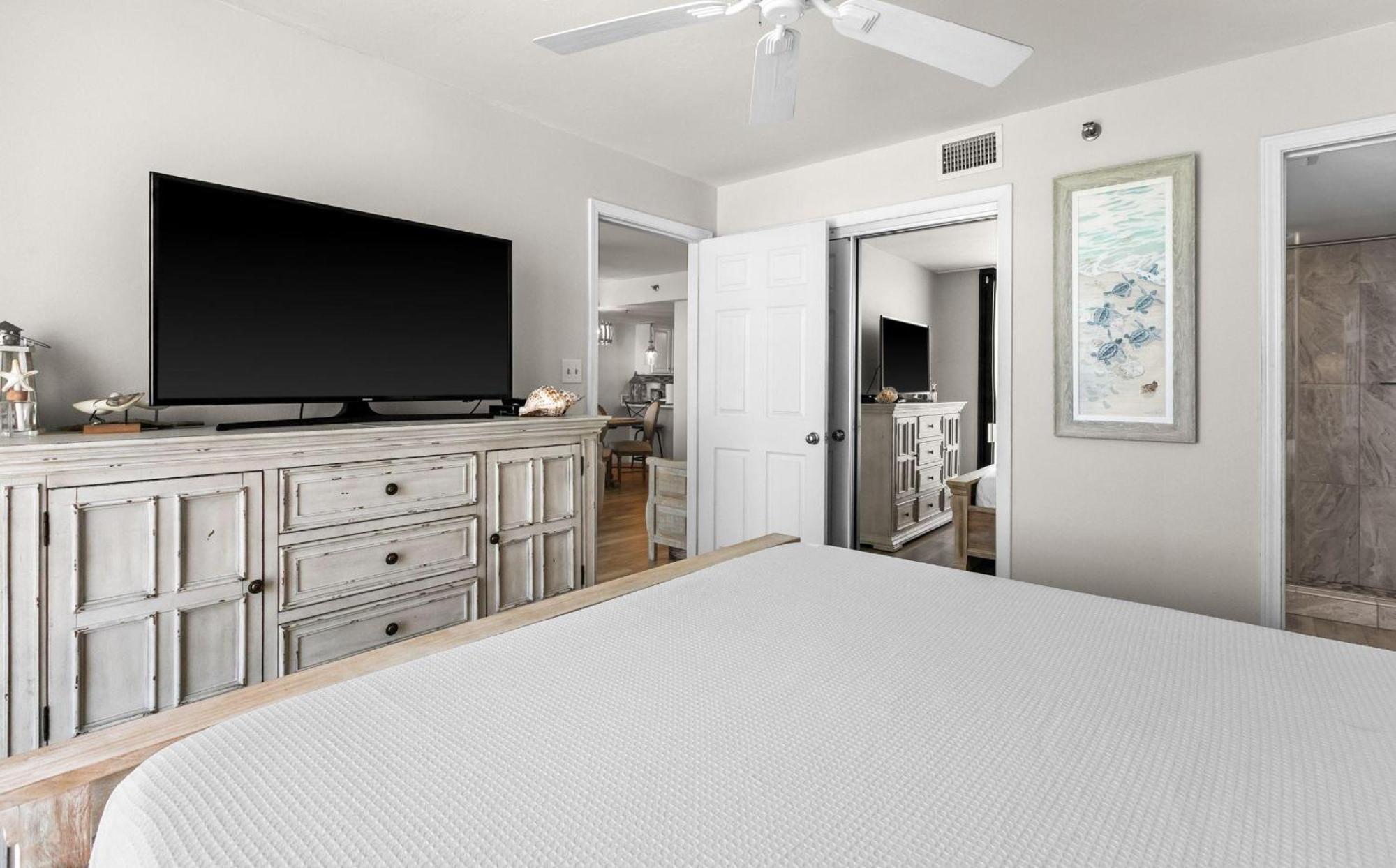 One Seagrove Place 0704 Holiday home *