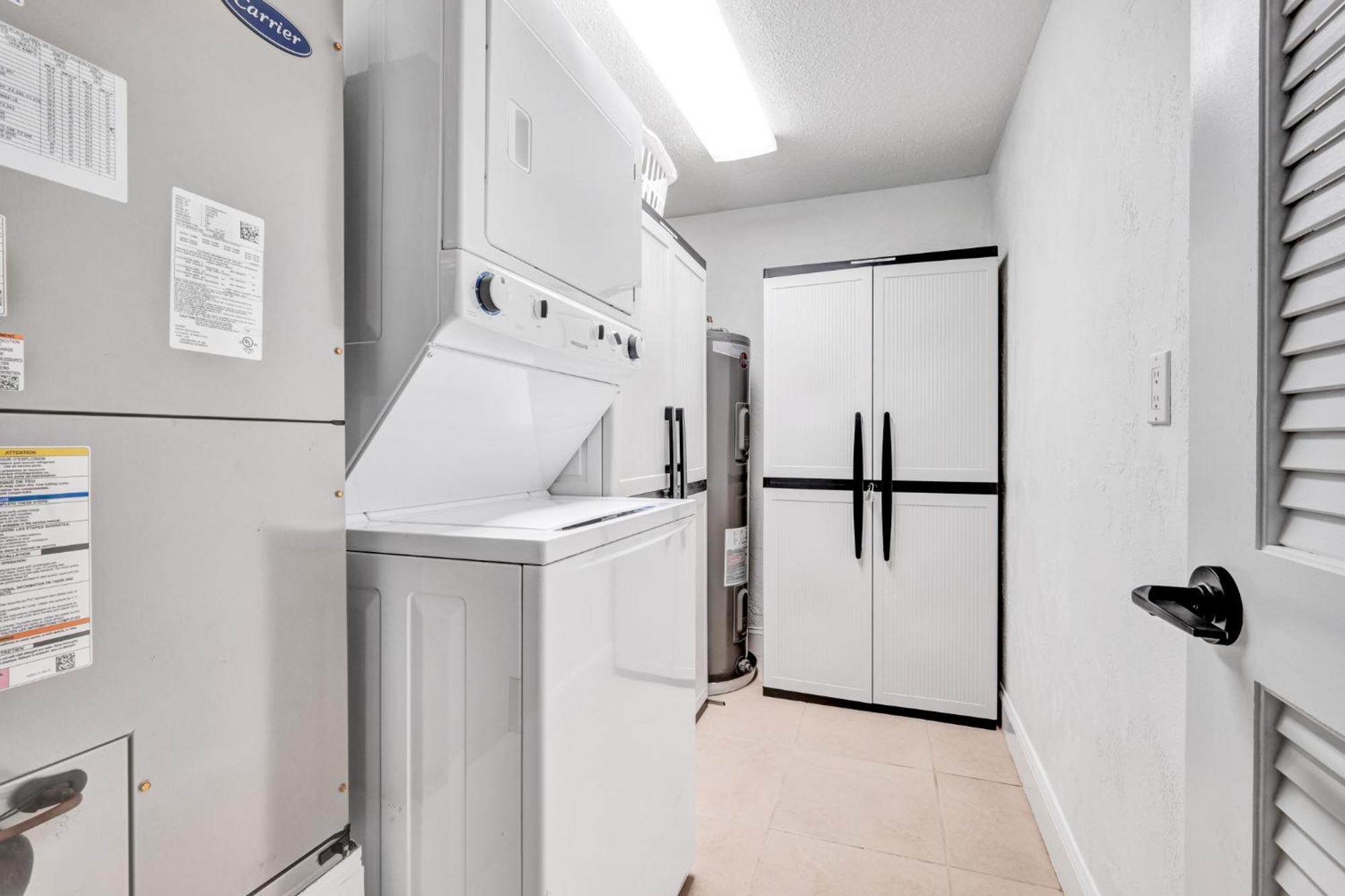 Oceanside Village Townhouse No Drive New Smyrna Beach, Private Ground Floor Patio W Grill Holiday home