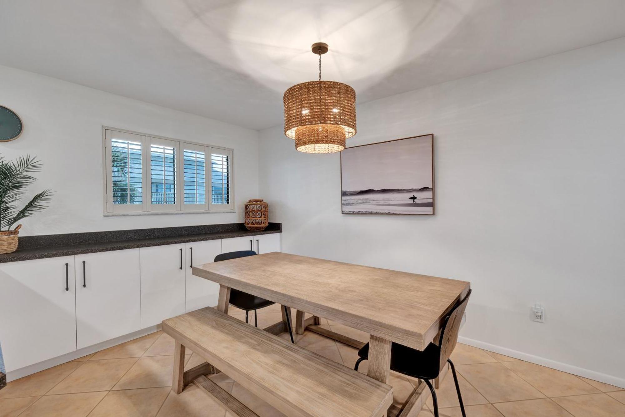 Oceanside Village Townhouse No Drive New Smyrna Beach, Private Ground Floor Patio W Grill Holiday home *