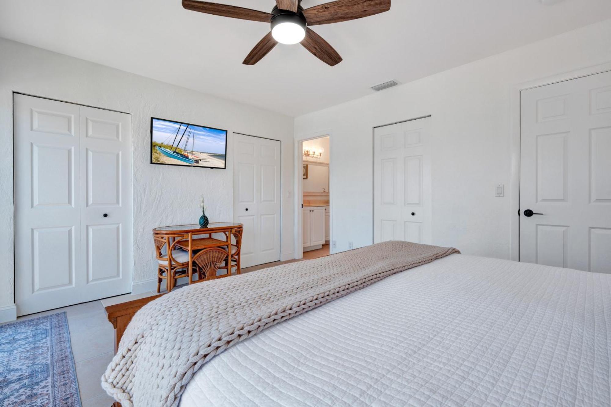 Oceanside Village Townhouse No Drive New Smyrna Beach, Private Ground Floor Patio W Grill * New Smyrna Beach