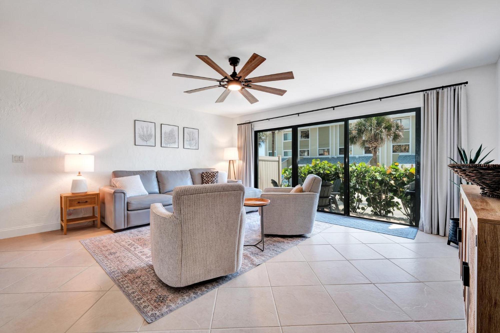 Holiday home Oceanside Village Townhouse No Drive New Smyrna Beach, Private Ground Floor Patio W Grill New Smyrna Beach