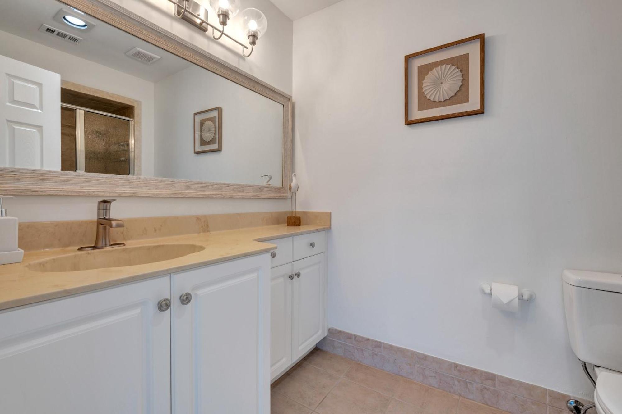 Oceanside Village Townhouse No Drive New Smyrna Beach, Private Ground Floor Patio W Grill New Smyrna Beach