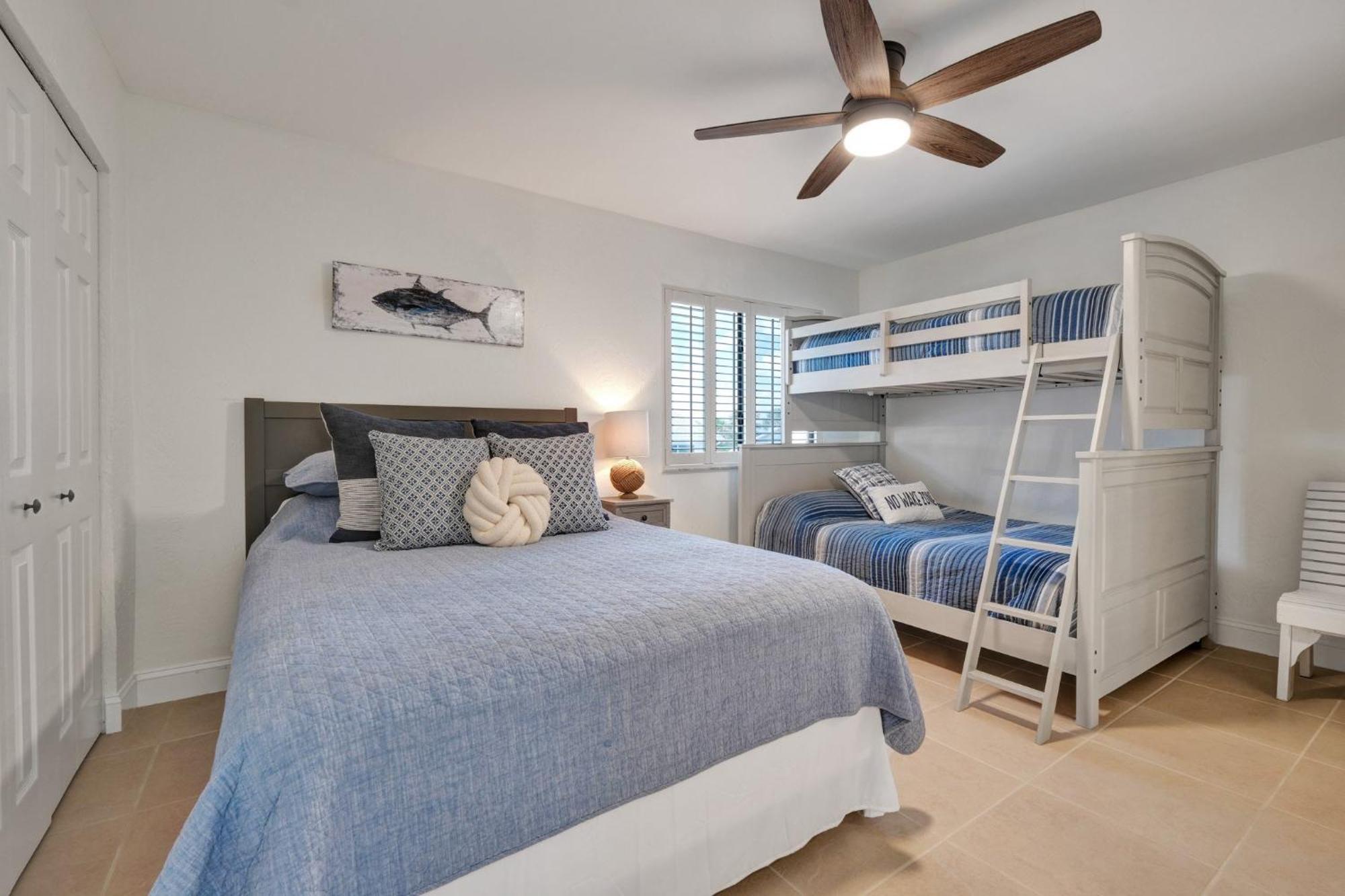 Oceanside Village Townhouse No Drive New Smyrna Beach, Private Ground Floor Patio W Grill New Smyrna Beach