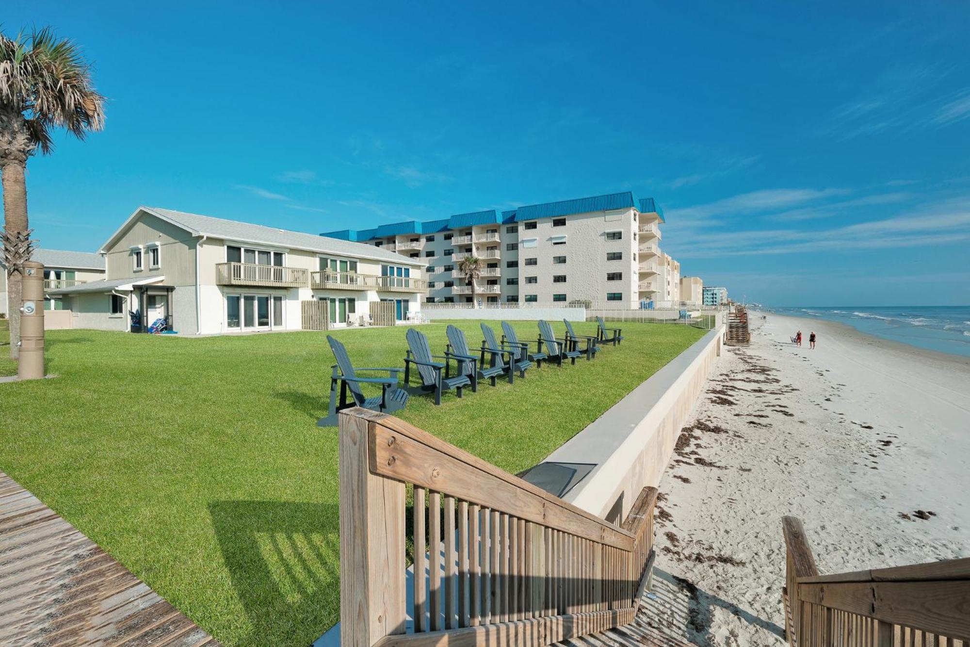 Holiday home Oceanside Village Townhouse No Drive New Smyrna Beach, Private Ground Floor Patio W Grill