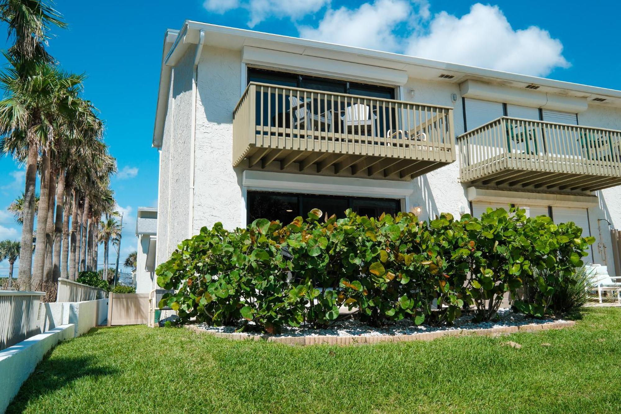 Holiday home Oceanside Village Townhouse No Drive New Smyrna Beach, Private Ground Floor Patio W Grill *