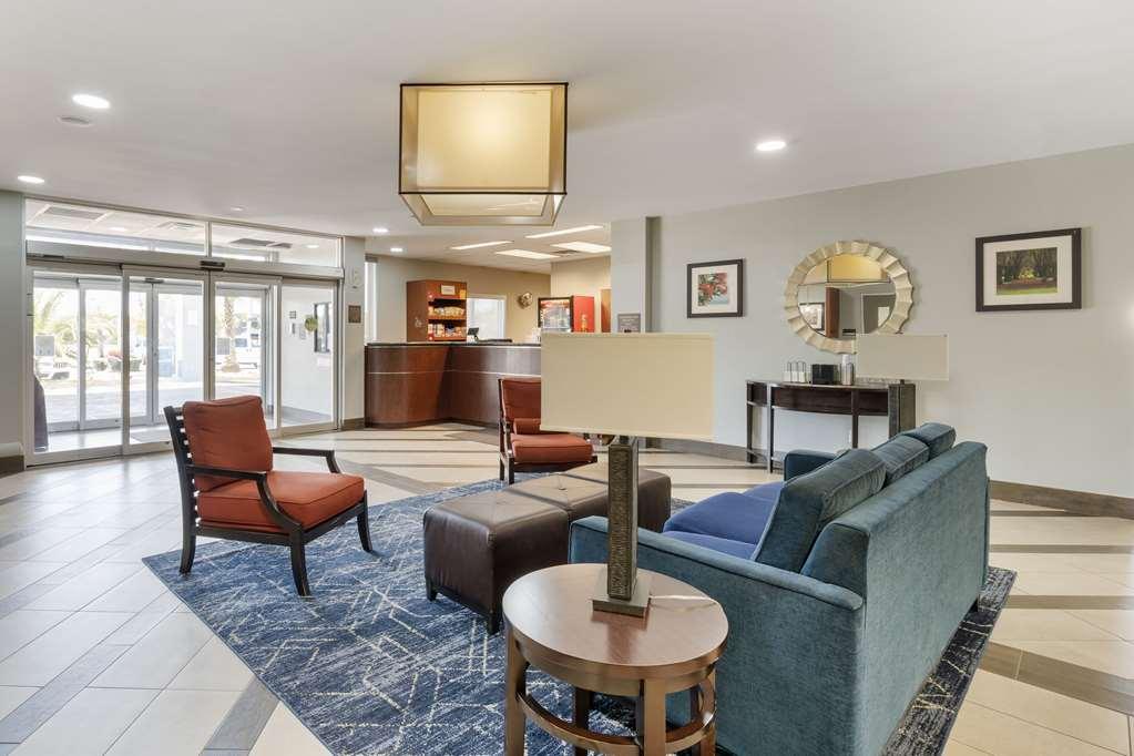 Comfort West Hotel 3*
