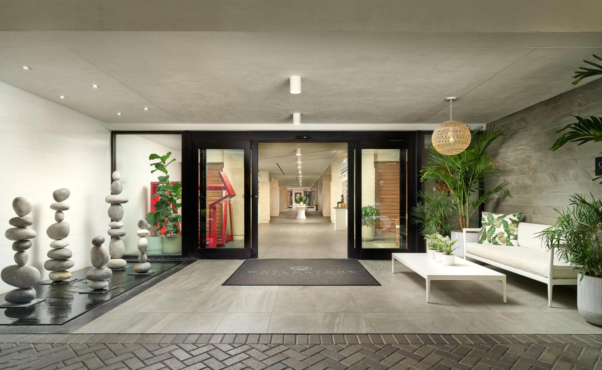 Resort Waterstone & Marina Boca Raton, Curio Collection By Hilton