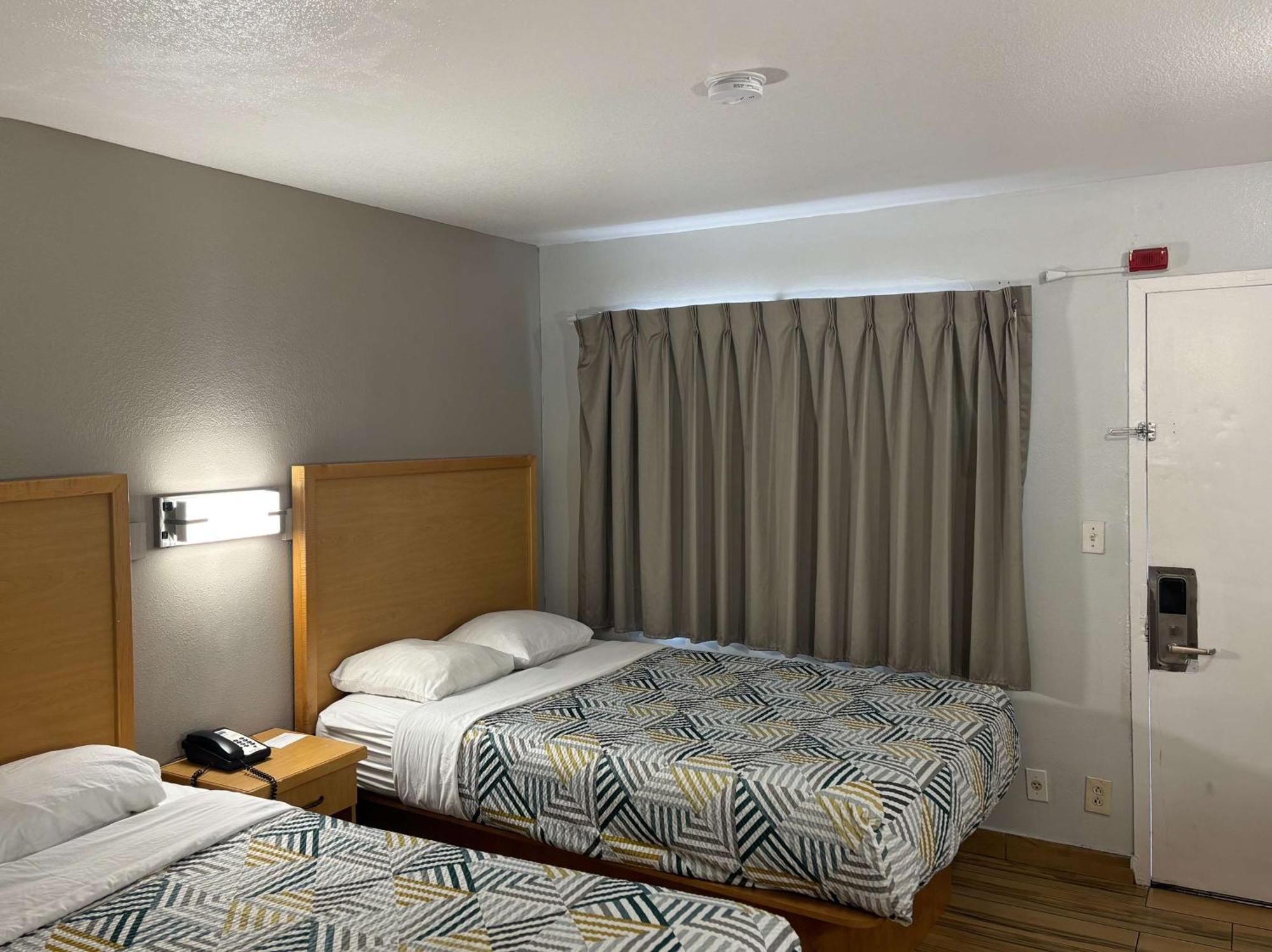 Hotel 6 Riviera Fl