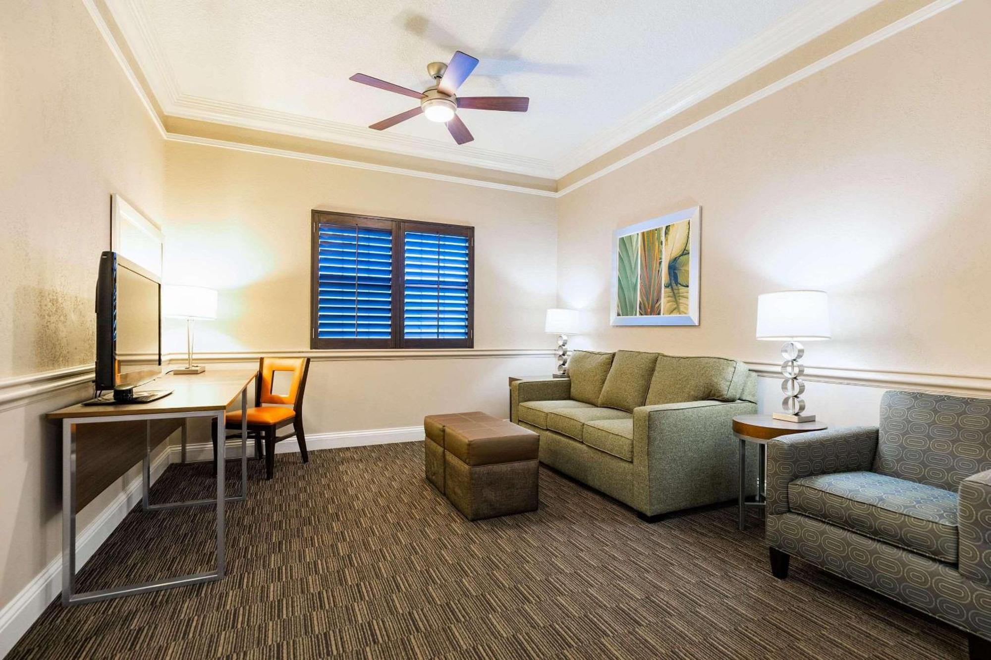 Radisson At The Port Hotel
