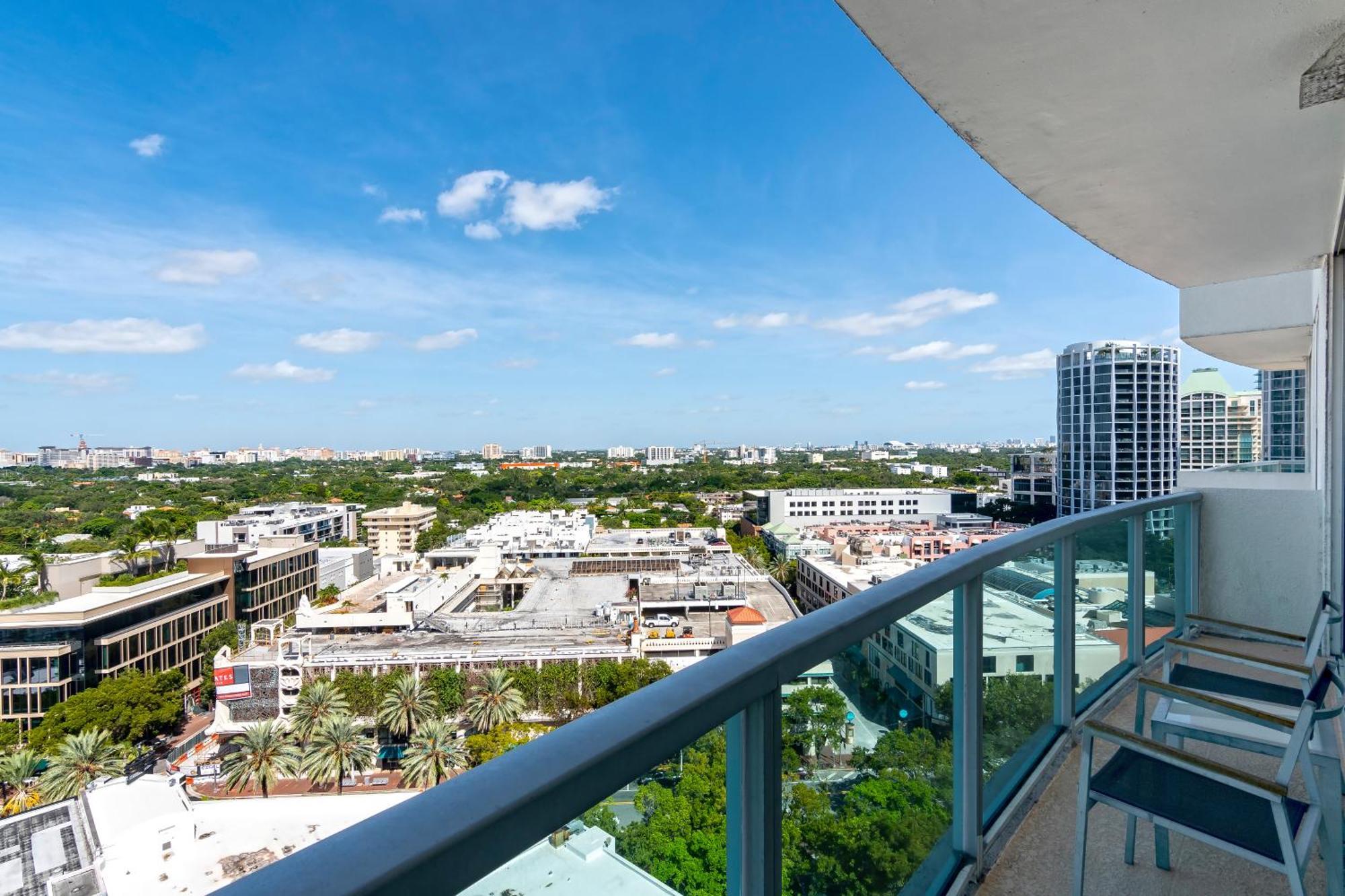Apartment Private Residences At Arya By Sofla Vacations