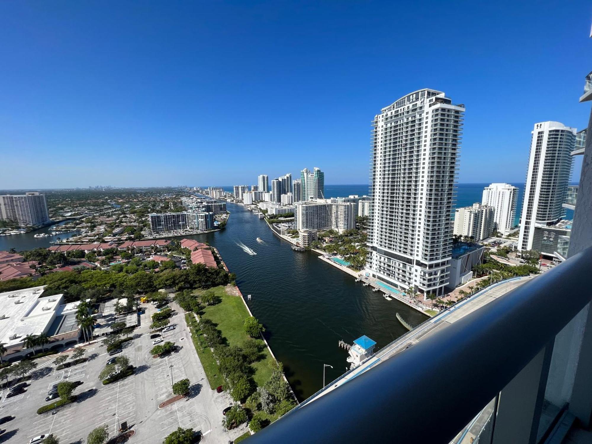 Mvr At Beachwalk * Hallandale Beach